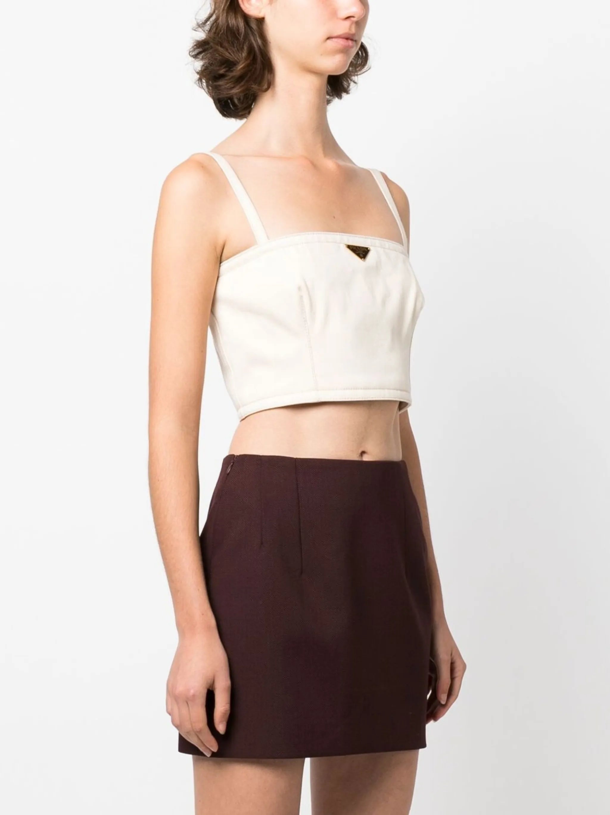 logo-plaque cropped top