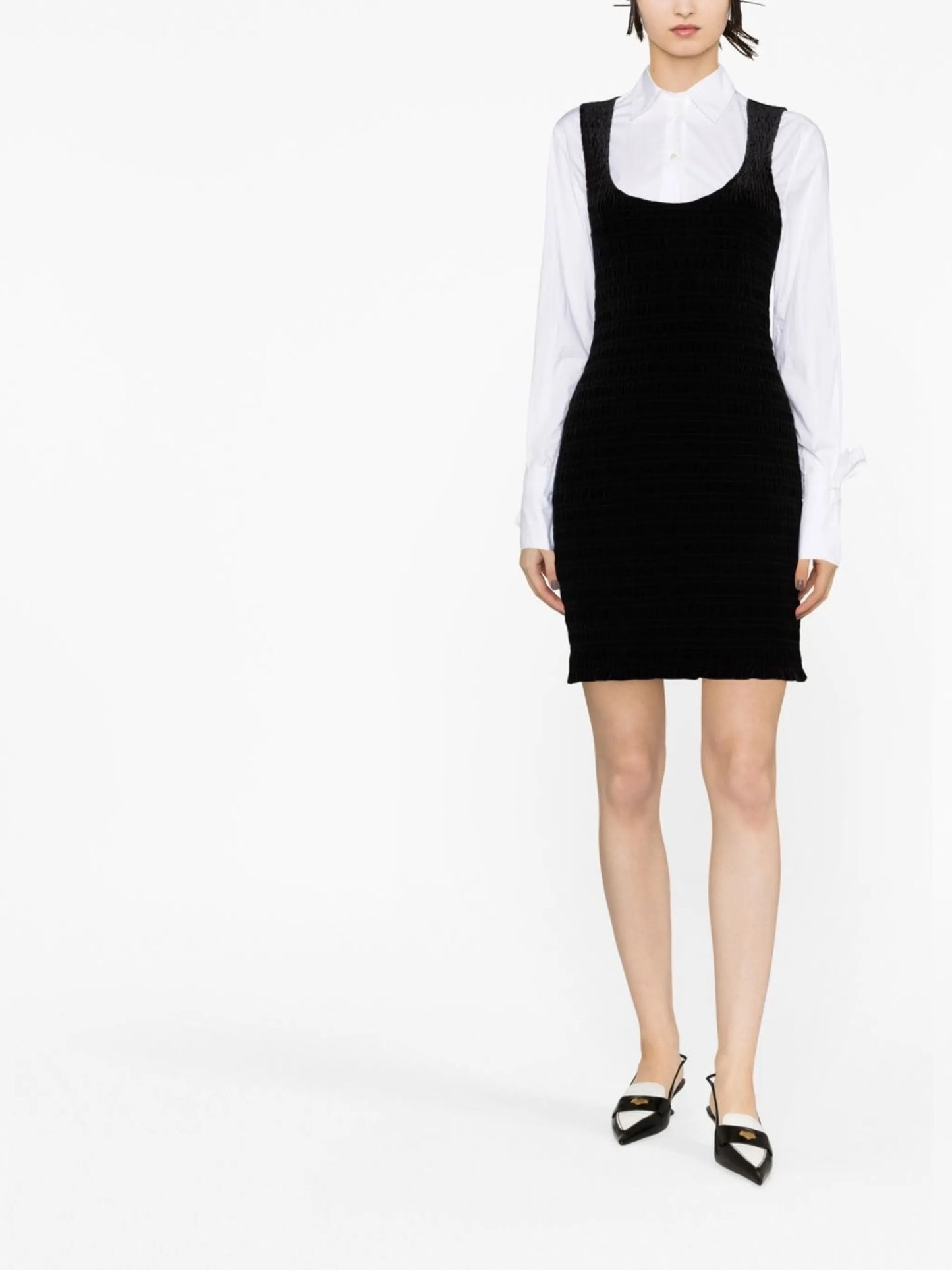 scoop-neck sleeveless dress