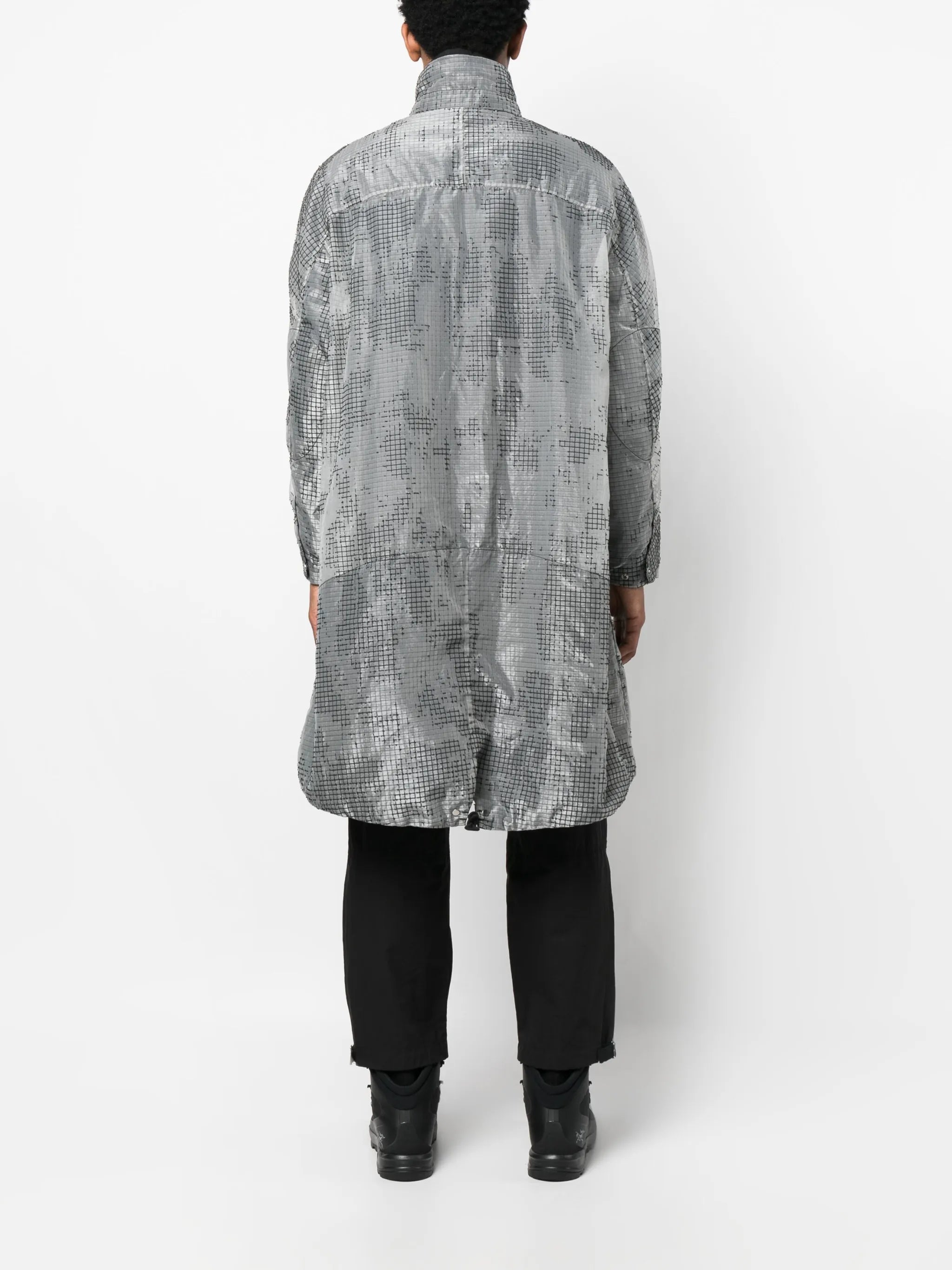 grid-pattern zip-up coat