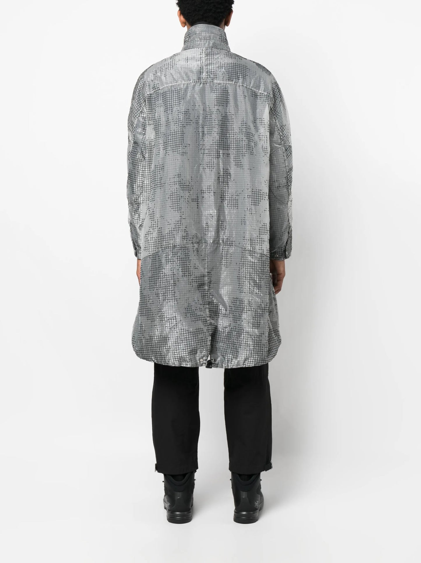 grid-pattern zip-up coat