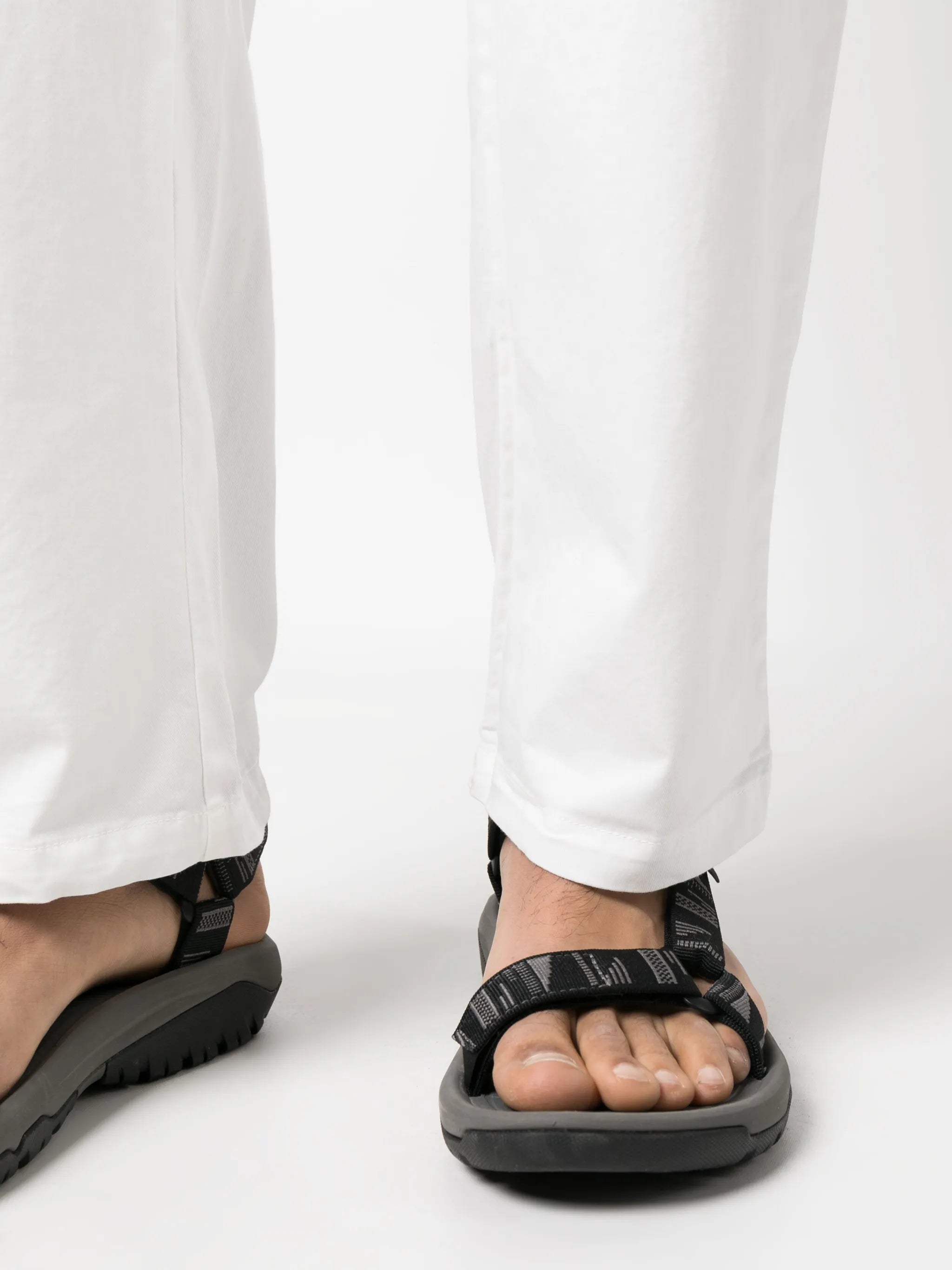 drawstring straight-leg trousers