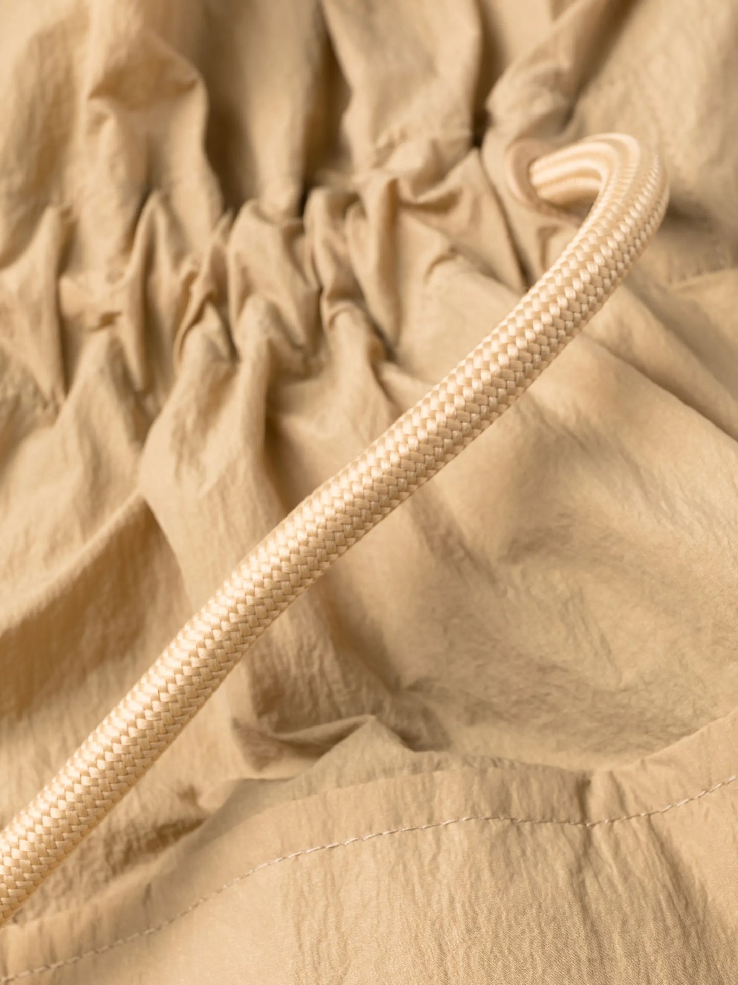 drawstring-waist hooded coat