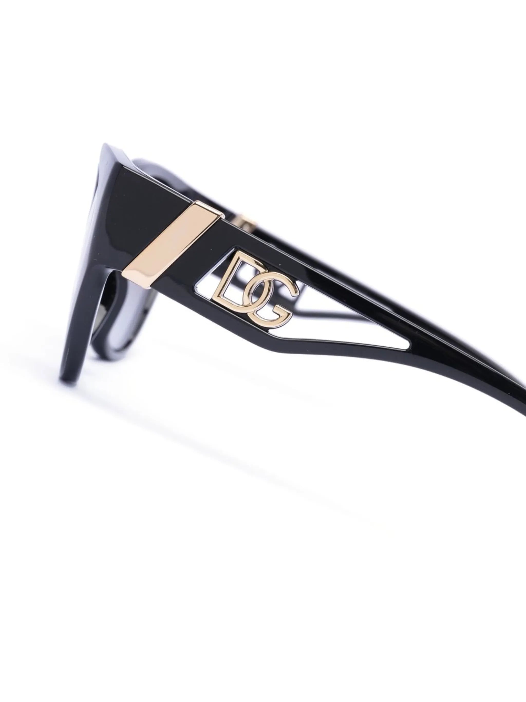 cat-eye frame sunglasses