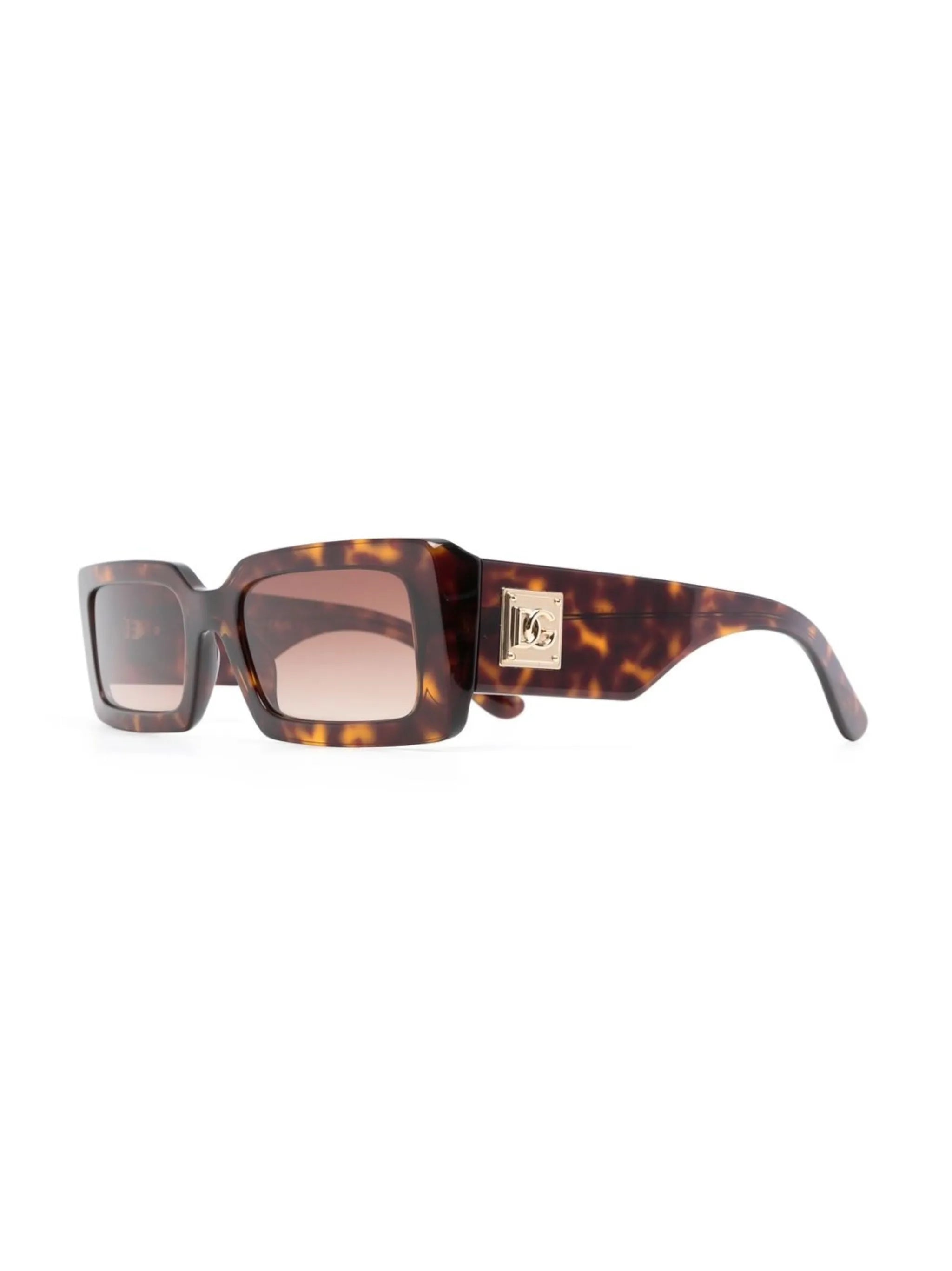 tortoise-shell frame sunglasses