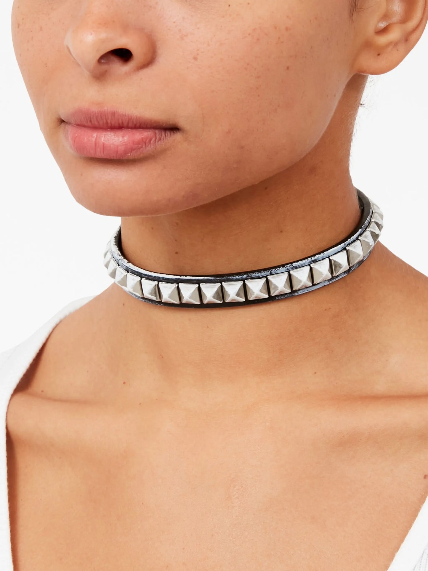 Stud choker necklace