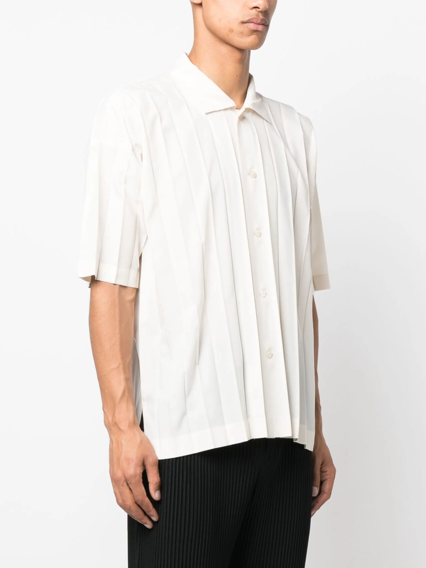 Edge short-sleeve shirt