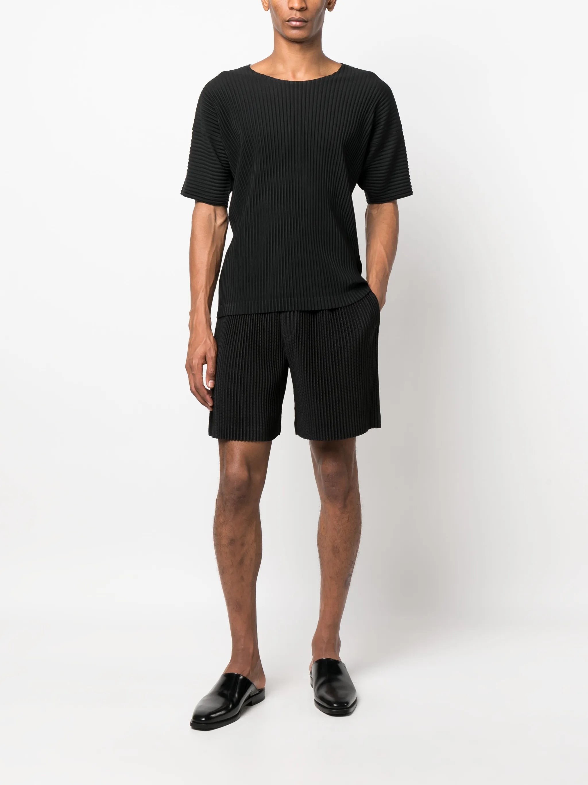 plissé-effect bermuda shorts