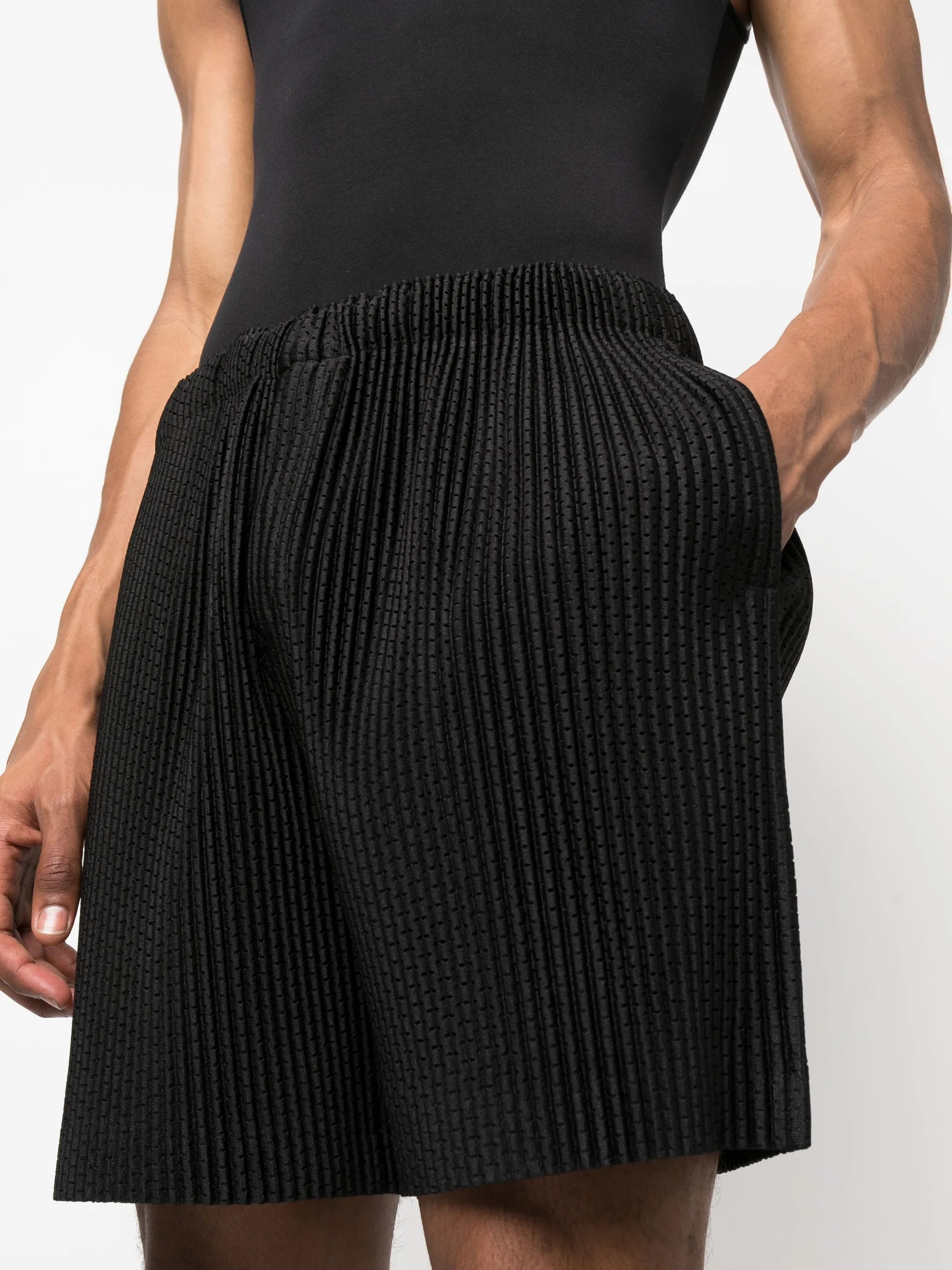 plissé-effect bermuda shorts