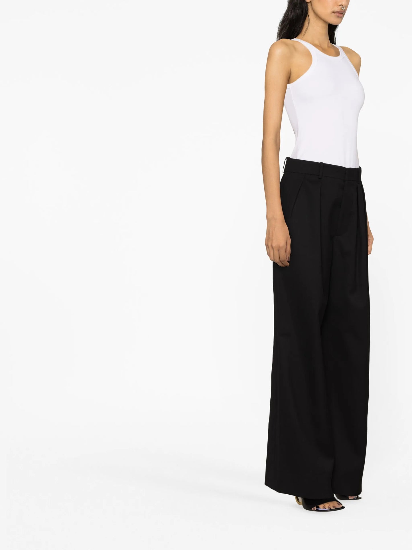 low-rise trousers