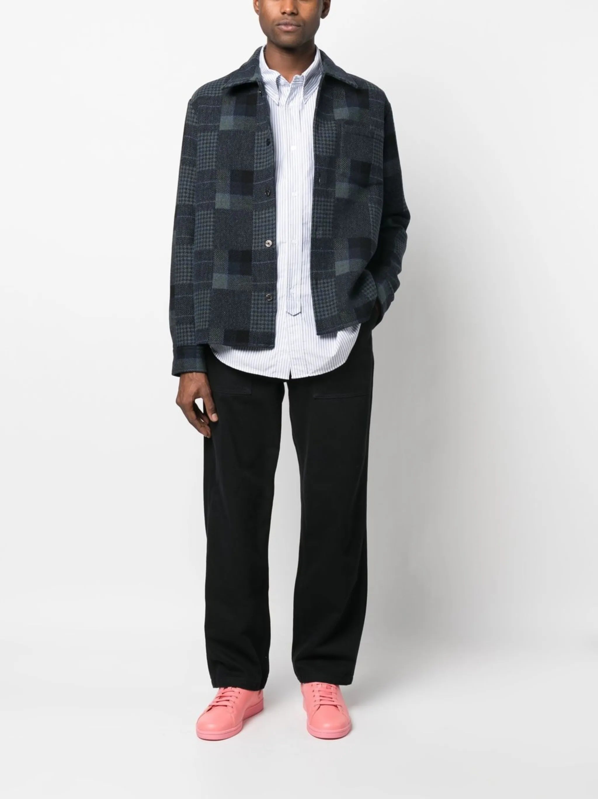 straight-leg rear logo-patch trousers