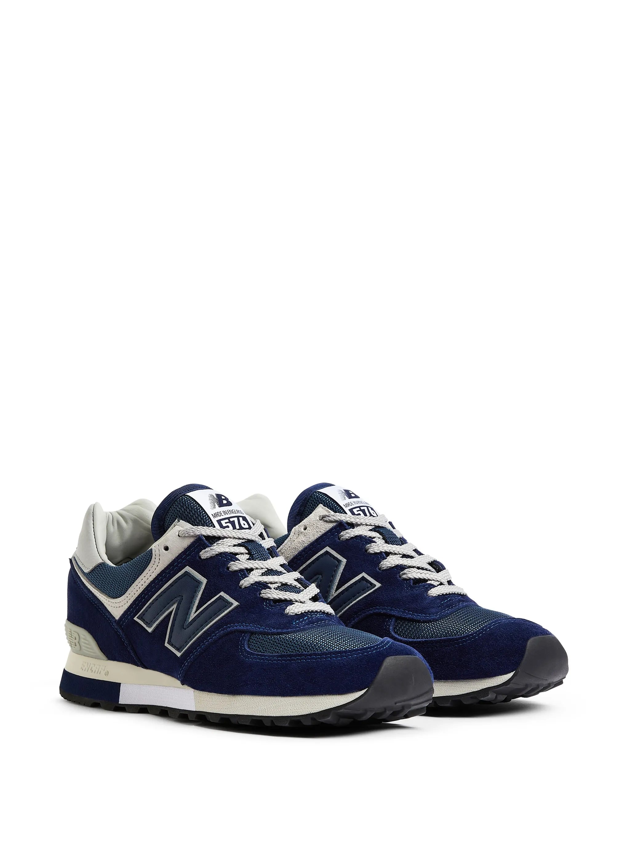 576 low-top sneakers