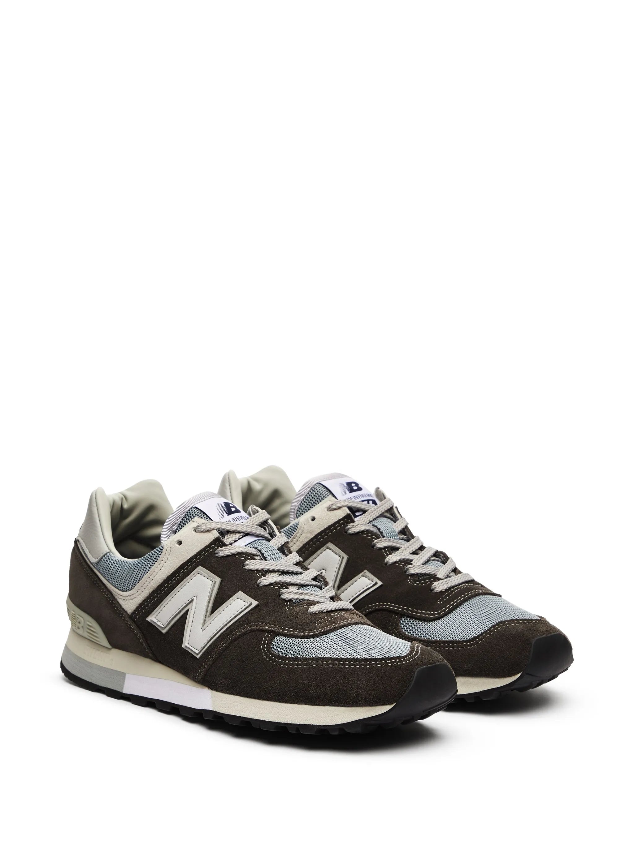 576 low-top sneakers