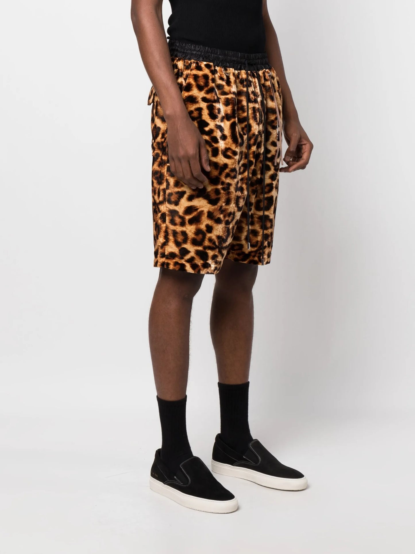leopard-print drawstring-waist shorts