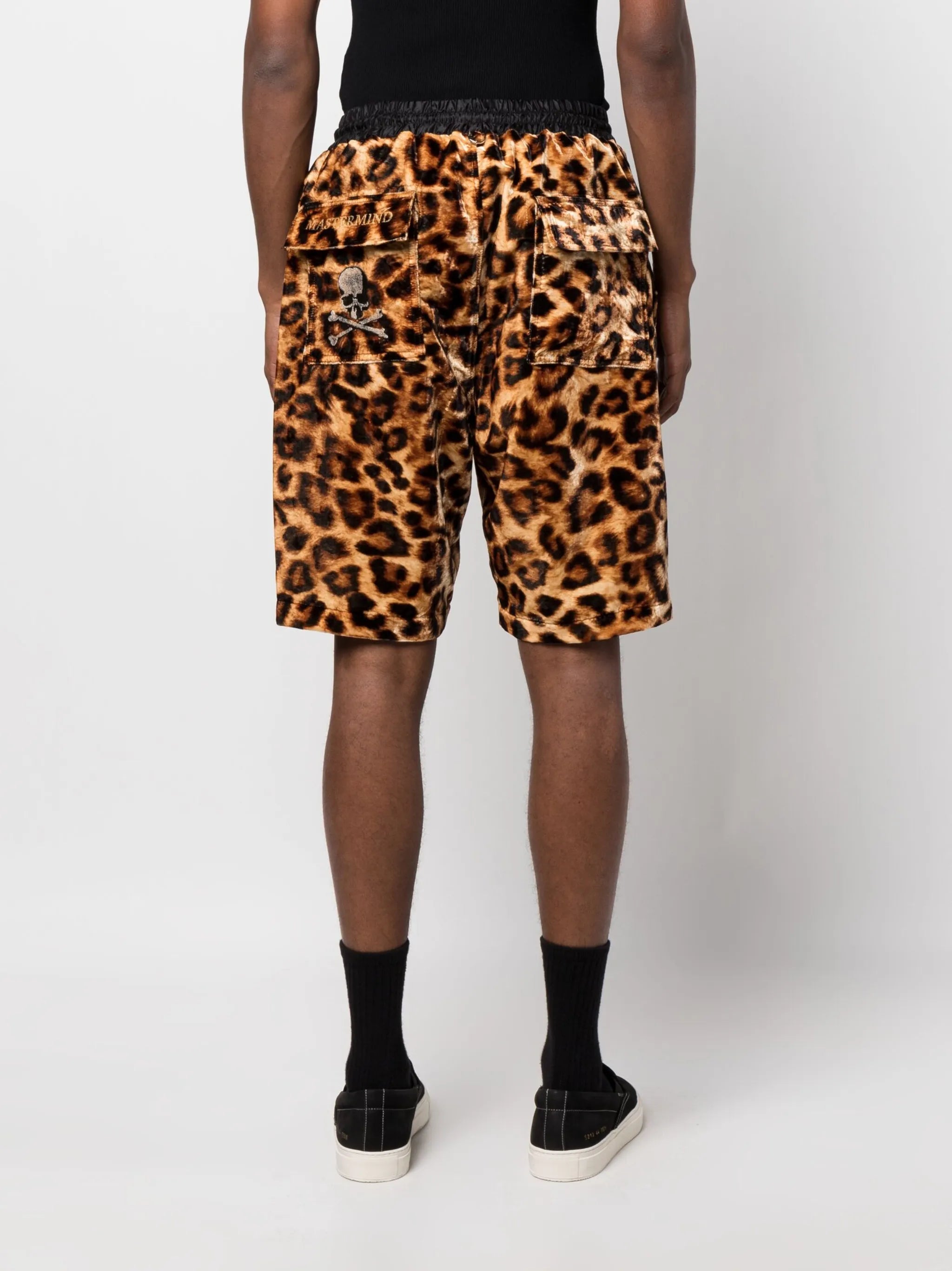 leopard-print drawstring-waist shorts