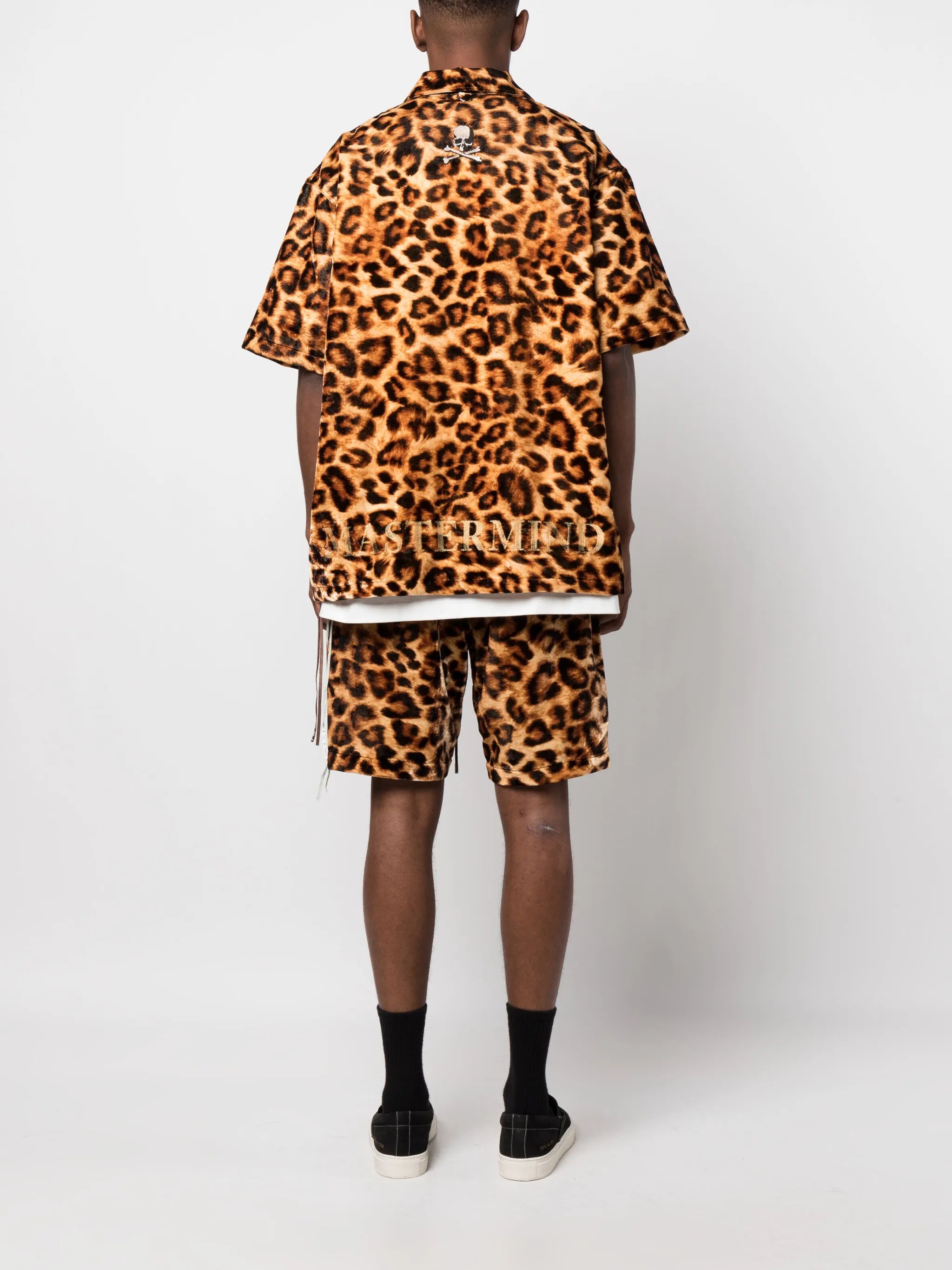 leopard-print short-sleeved shirt