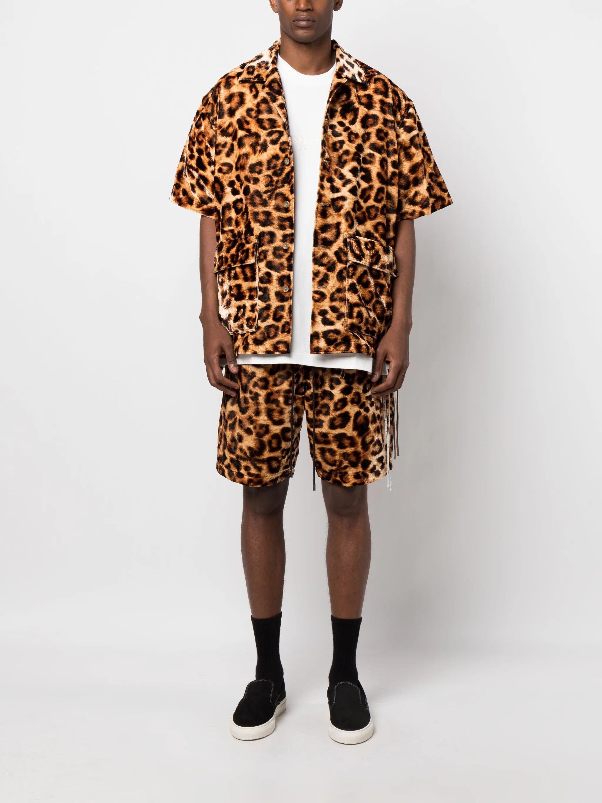 leopard-print short-sleeved shirt