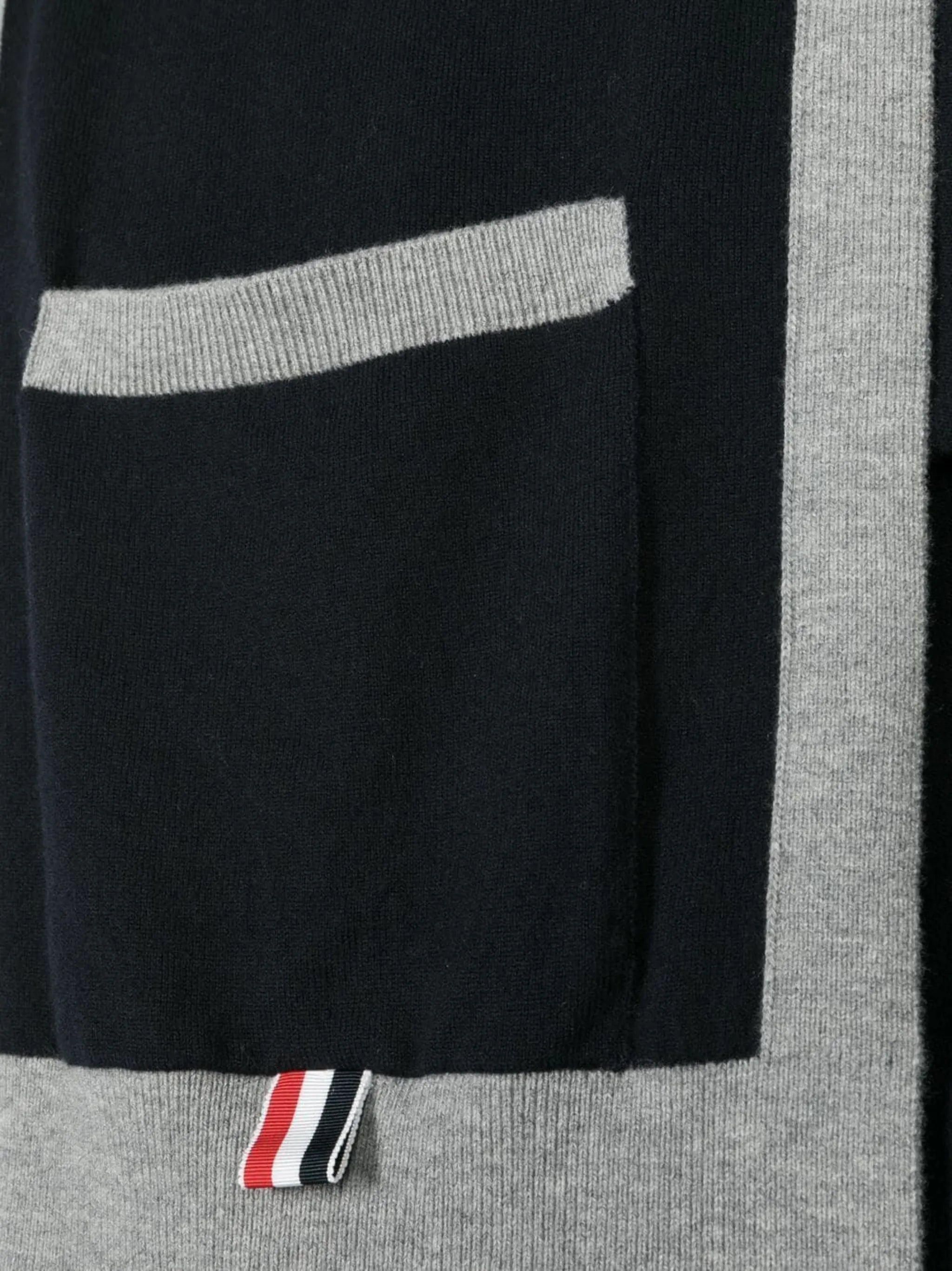 4-Bar stitch pocket scarf