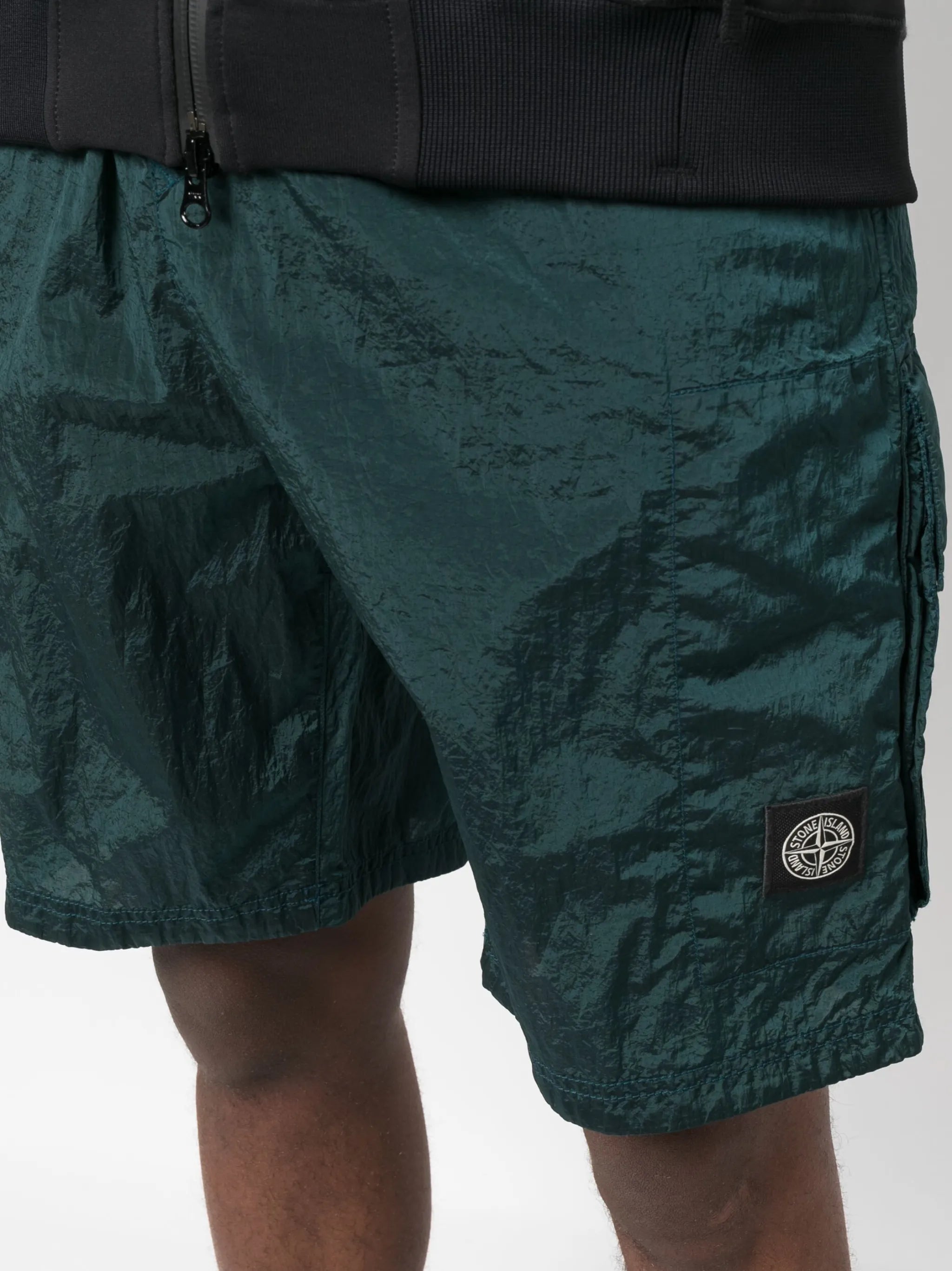 crease-effect cargo shorts