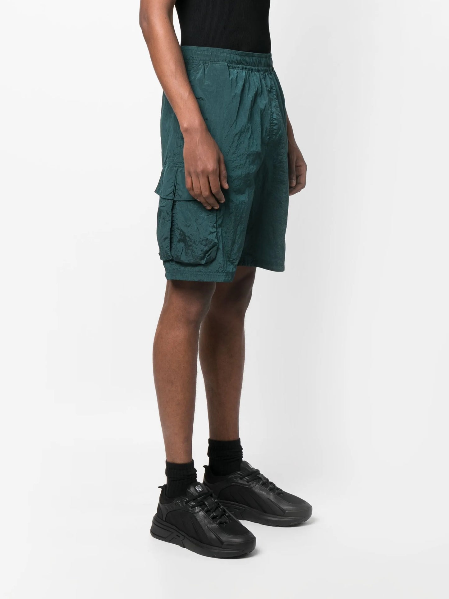 crease-effect cargo shorts