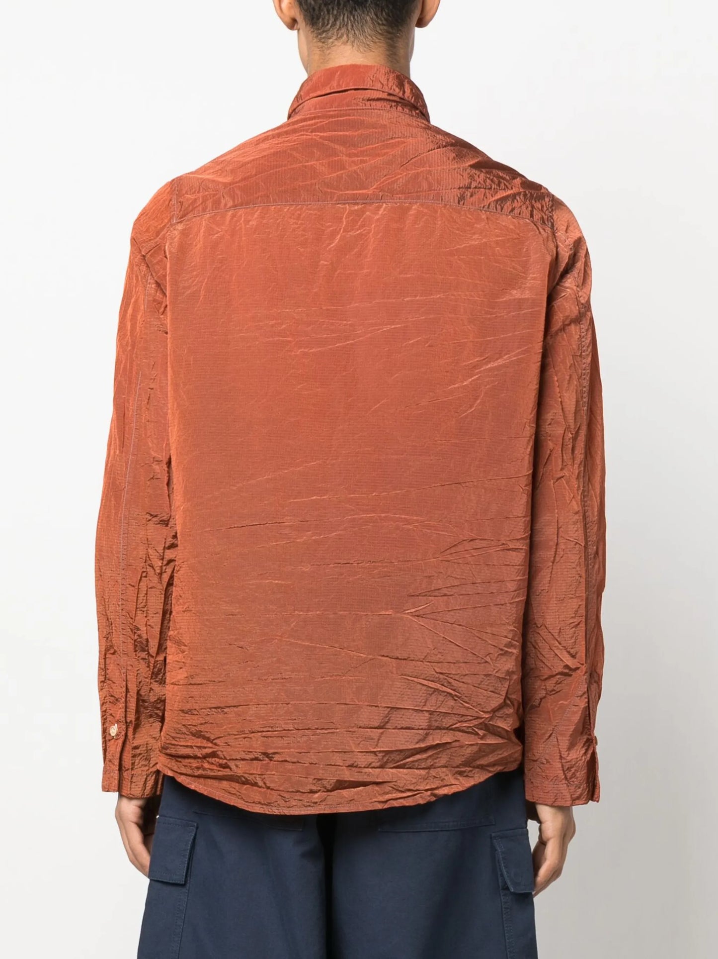 long-sleeve buttoned shirt