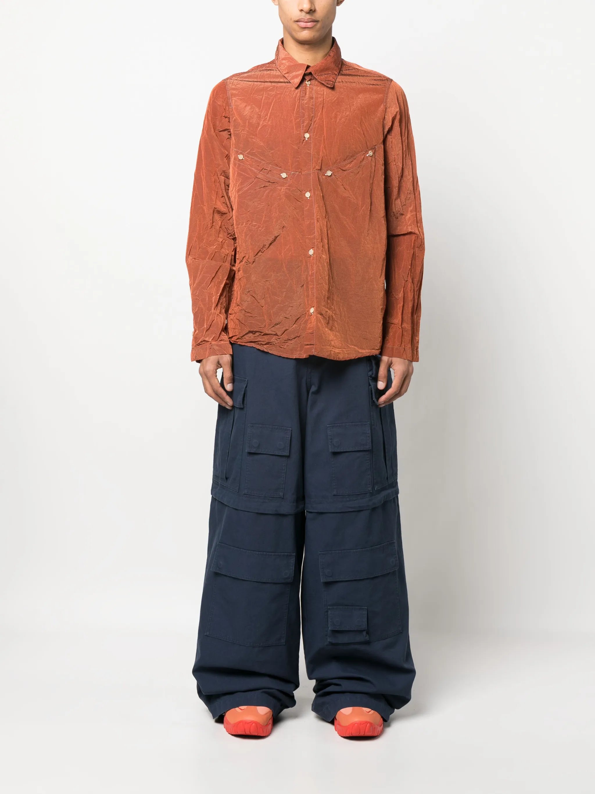 long-sleeve buttoned shirt