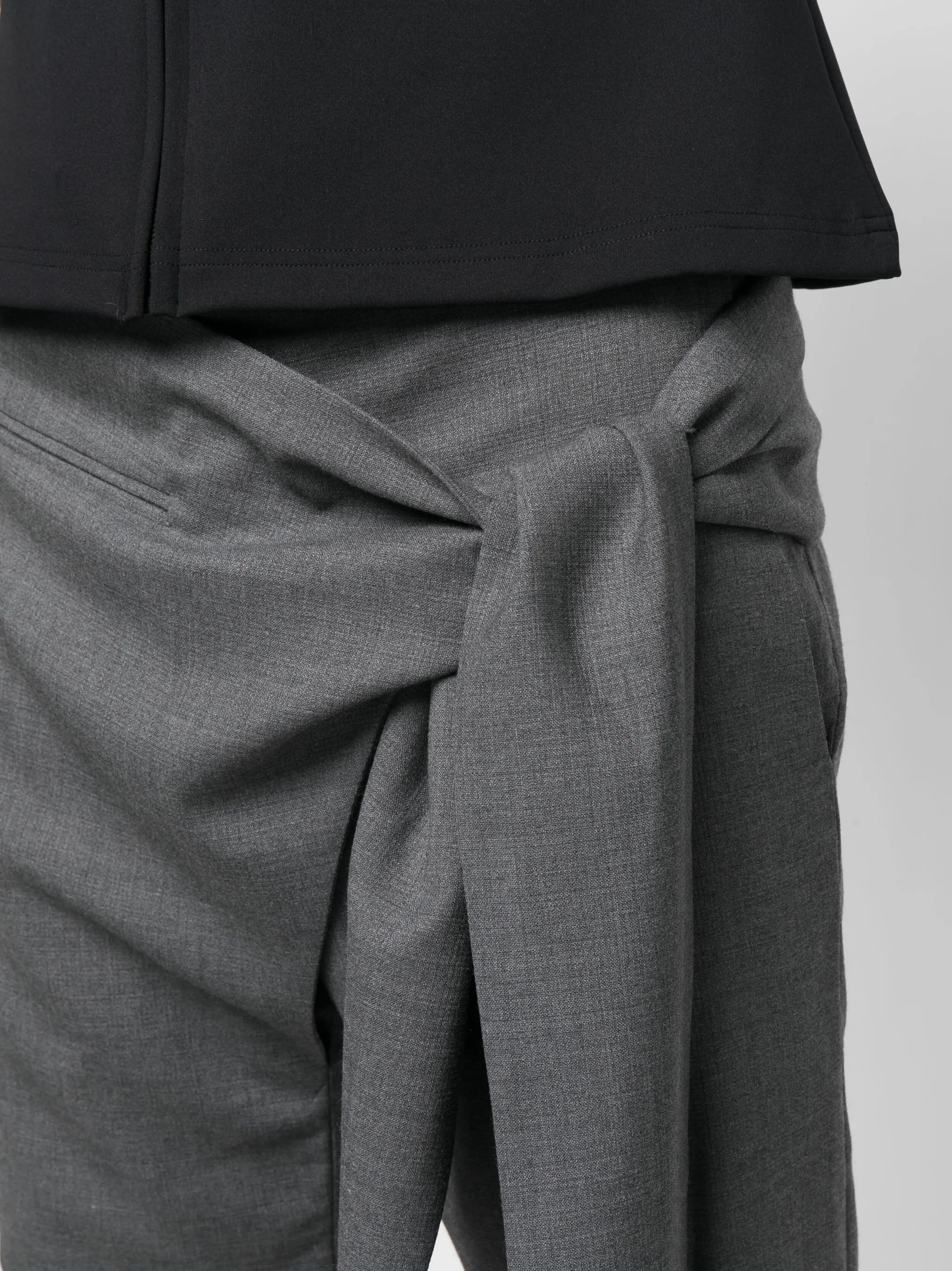 knot-detail wool tailored shorts