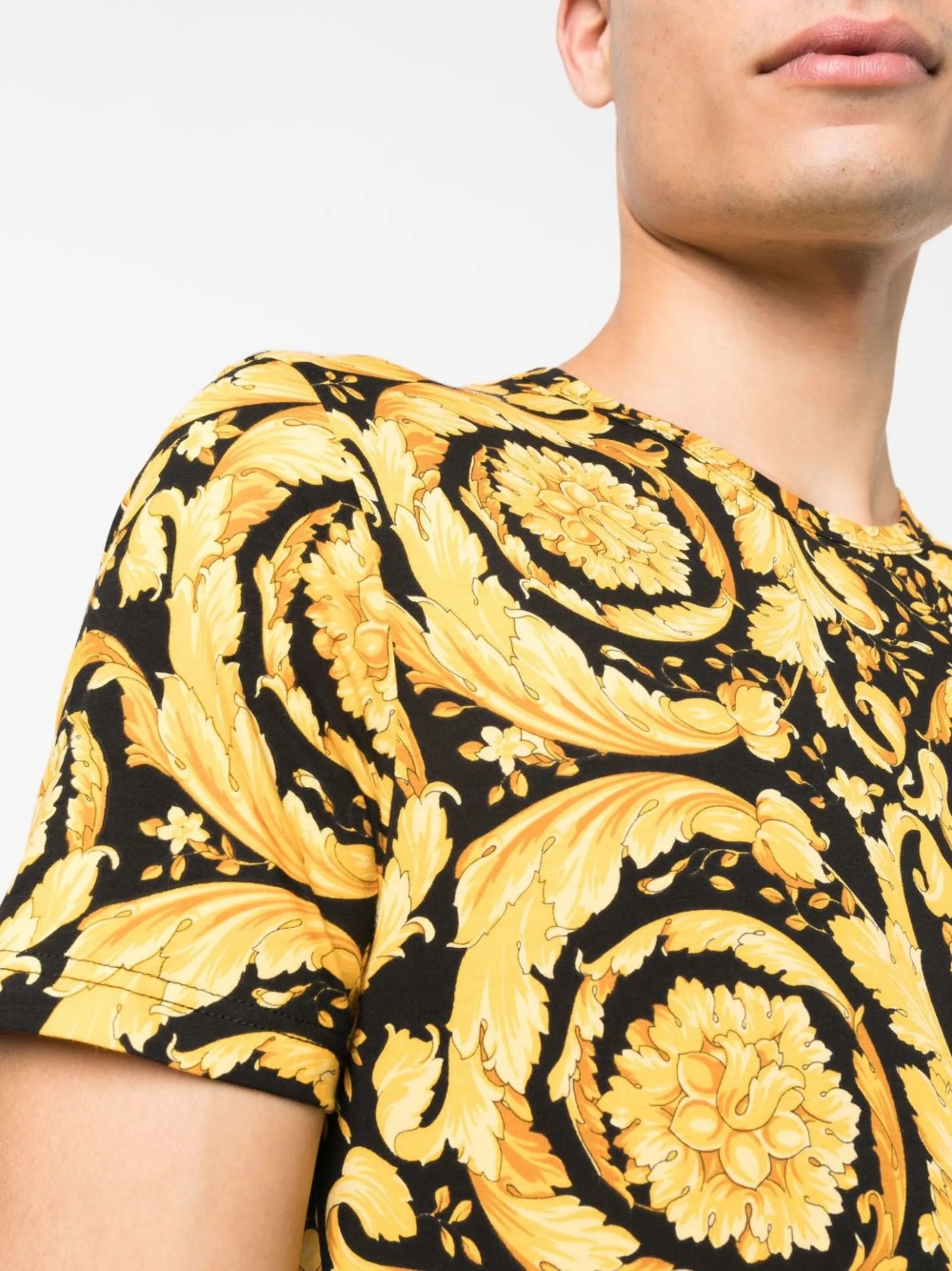 baroque-print crew neck T-shirt