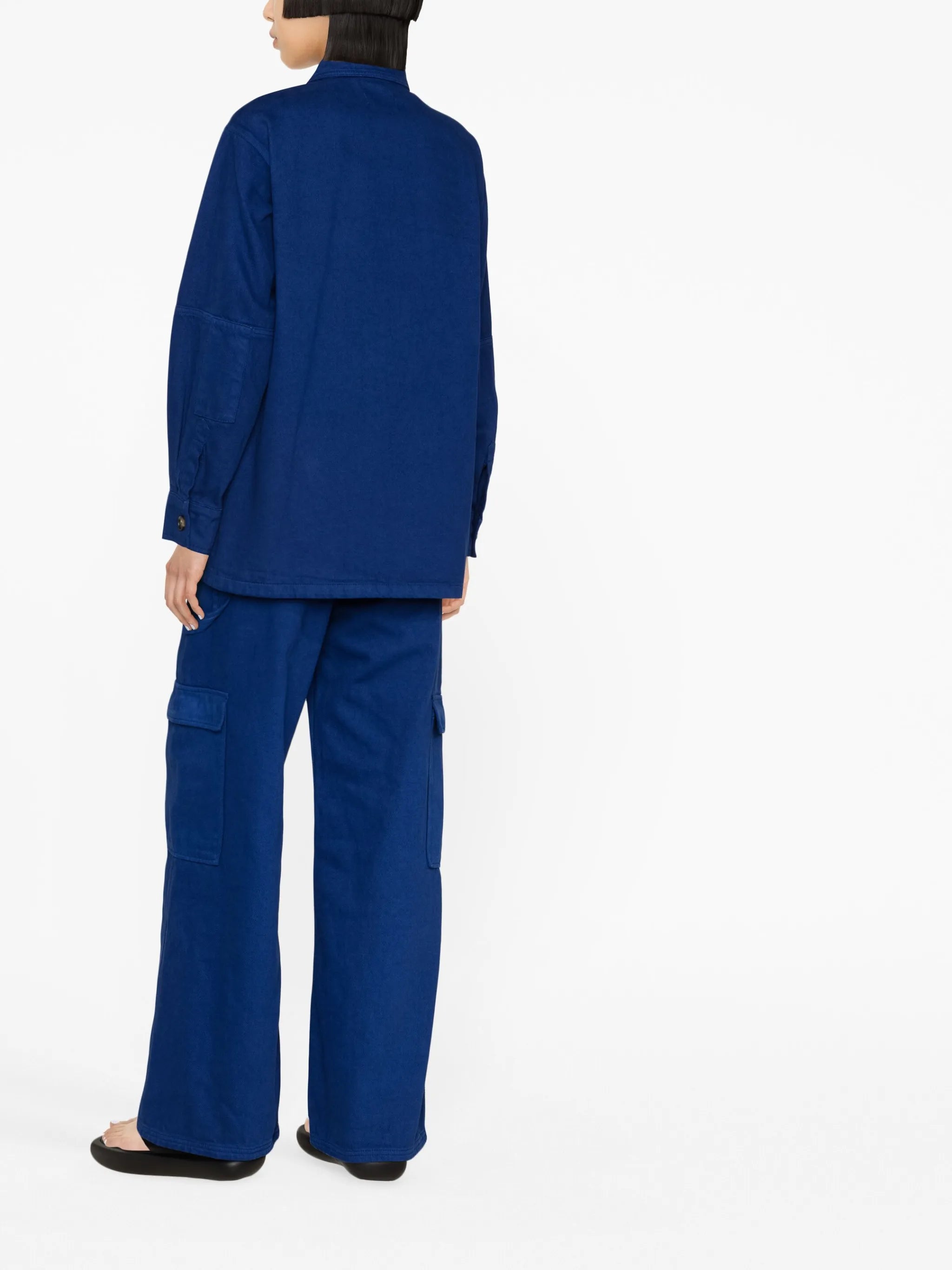 single-breasted button-fastening jacket