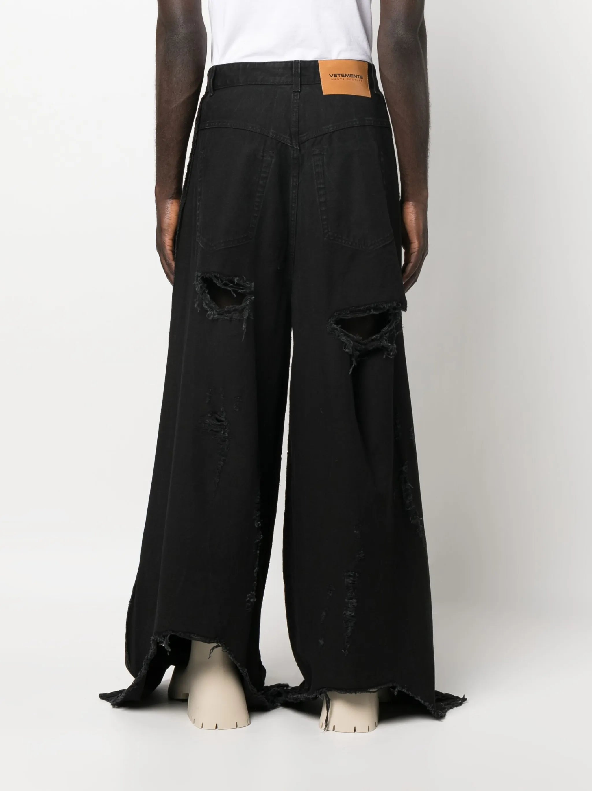 distressed-effect wide-leg jeans