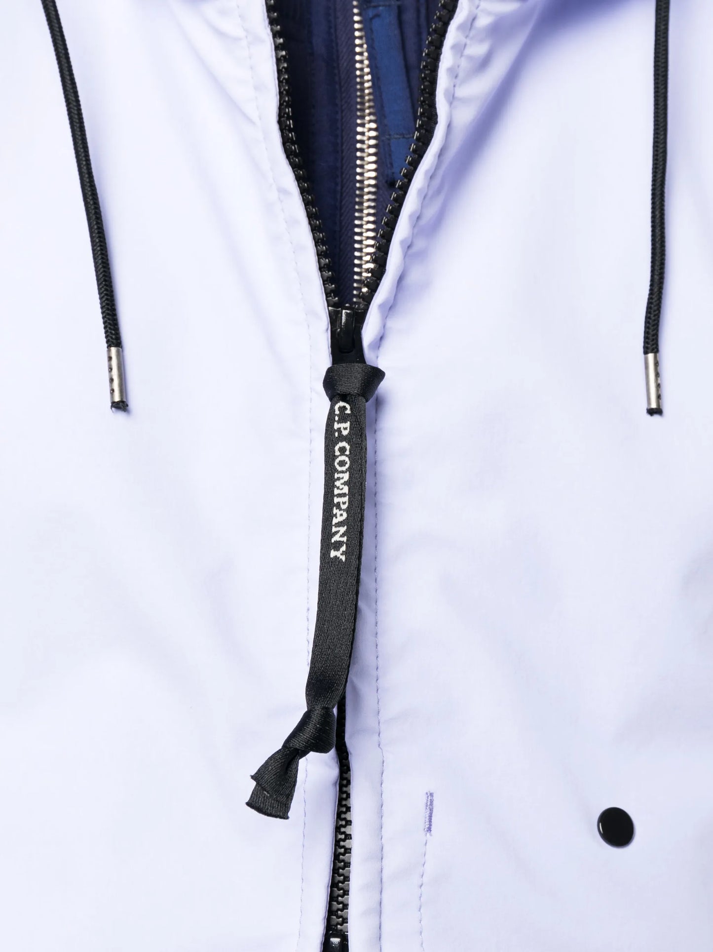 zip-fastening hooded jacket