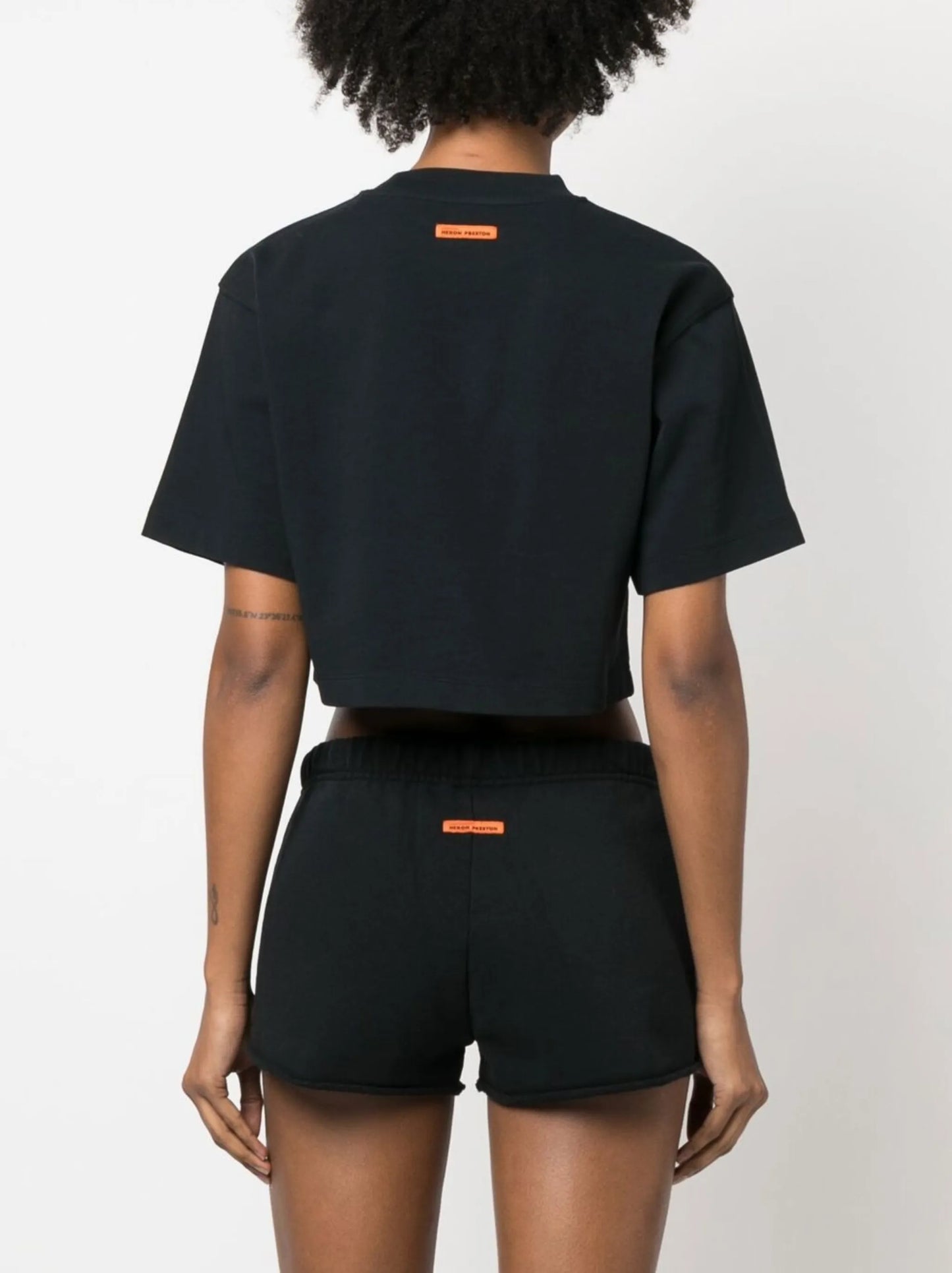 embroidered-logo cropped T-shirt
