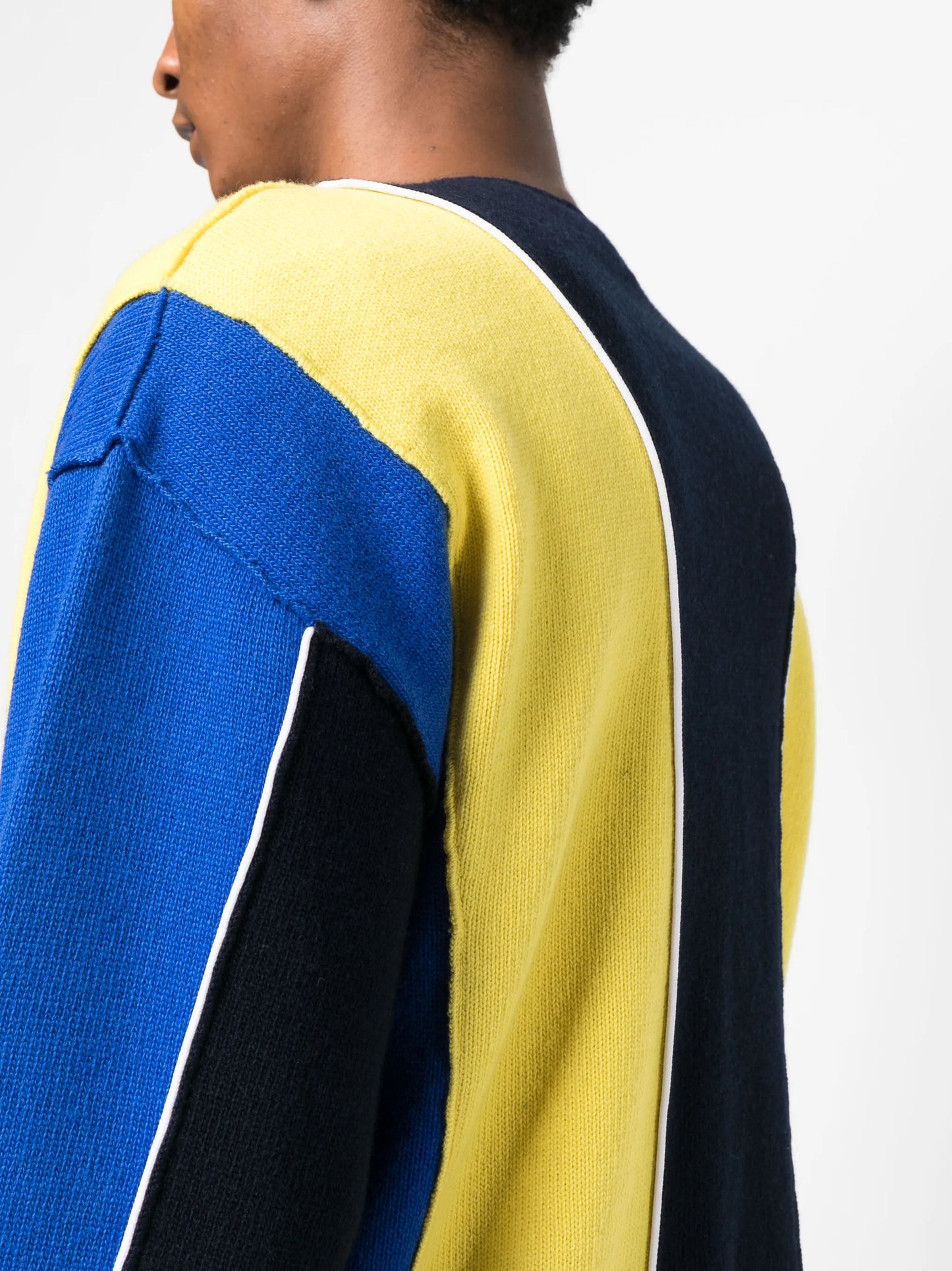 zip-fastening knitted cardigan