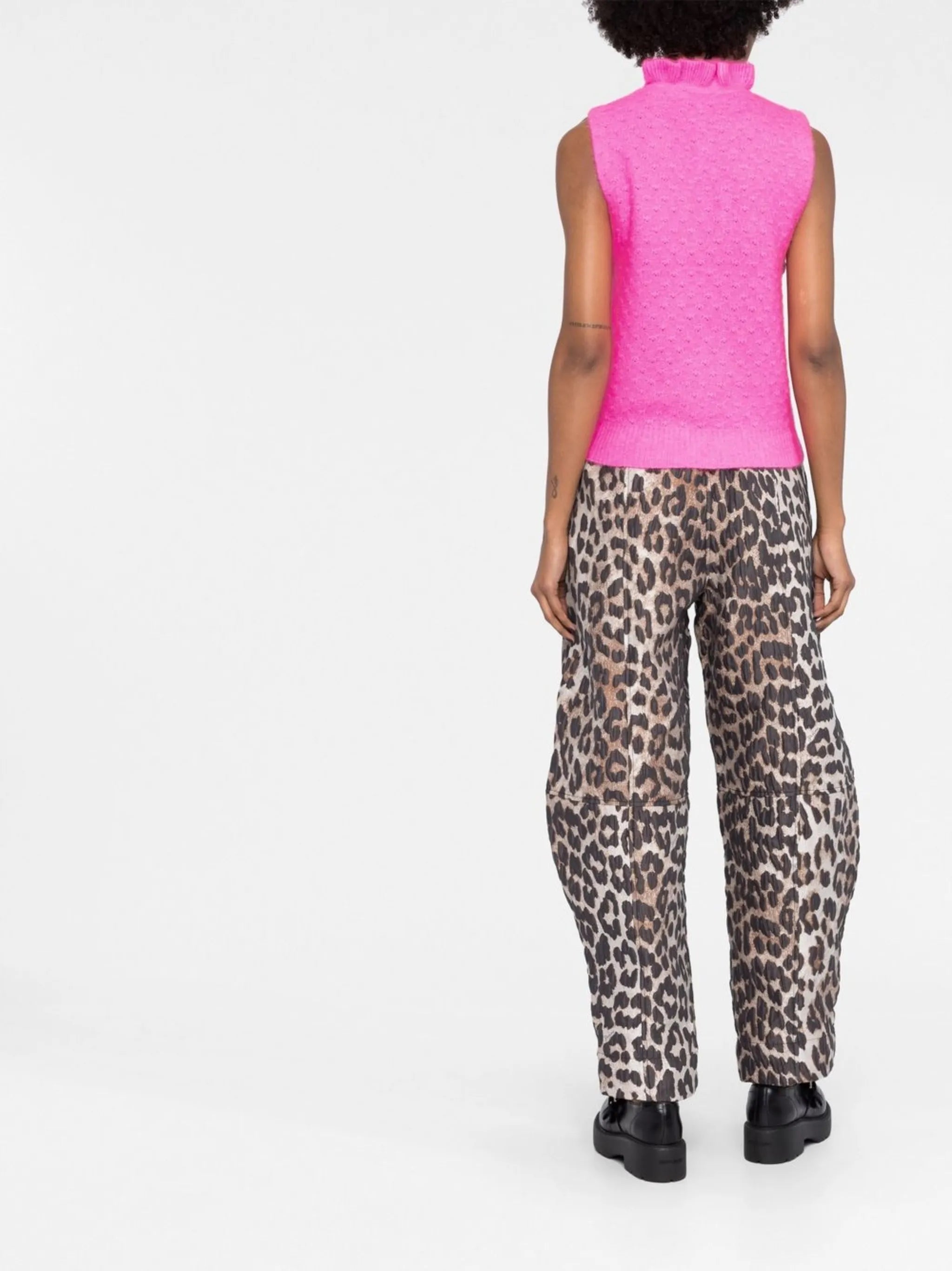 cut-out detail knitted top