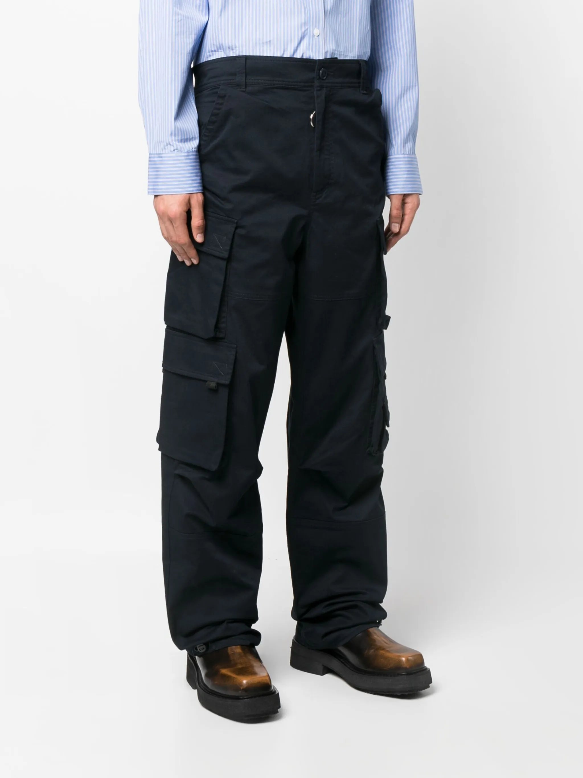 straight-leg cargo trousers