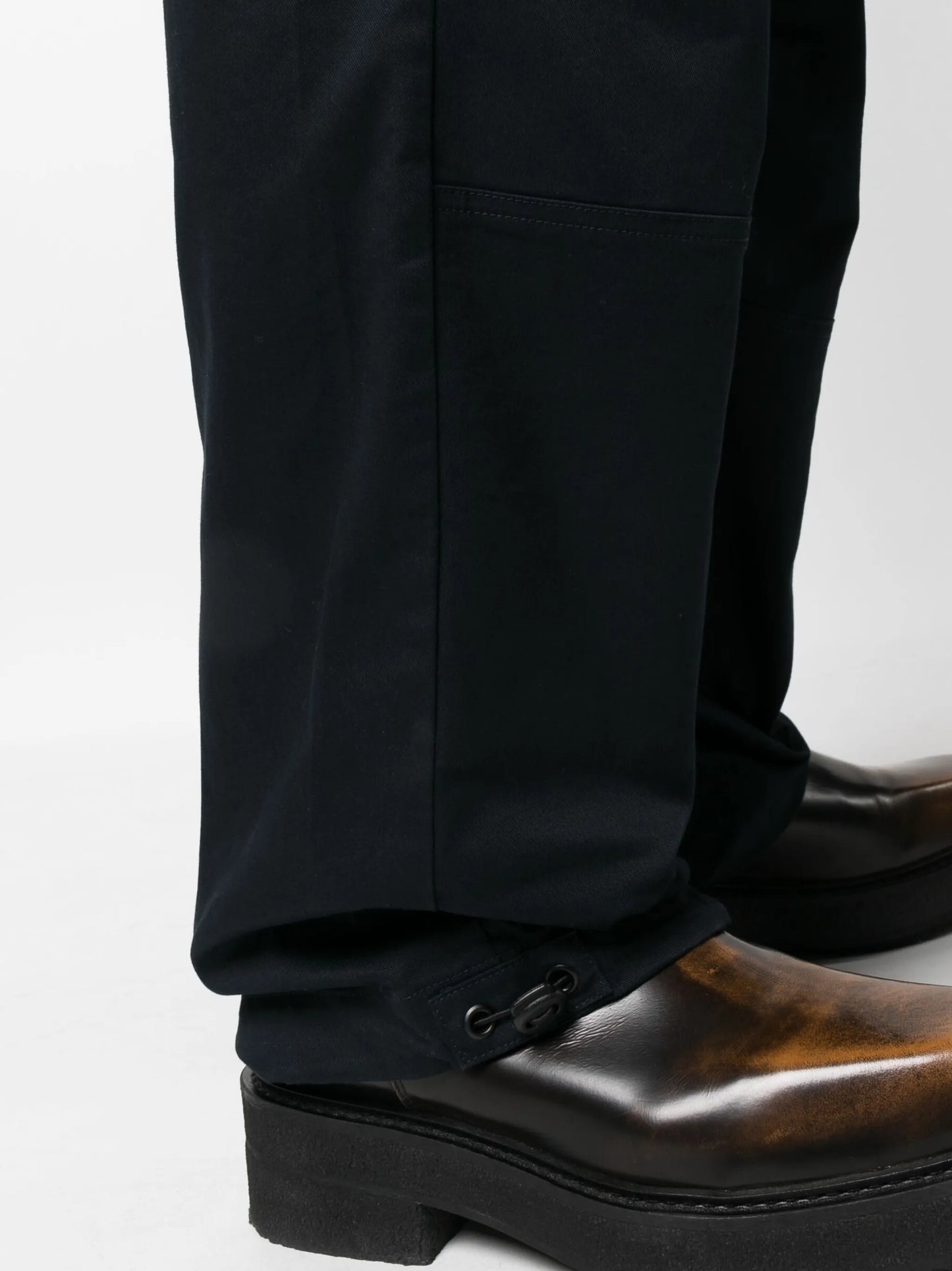 straight-leg cargo trousers