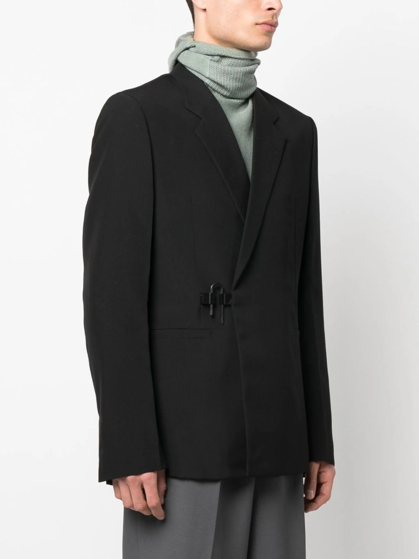 off-centre button fastening blazer