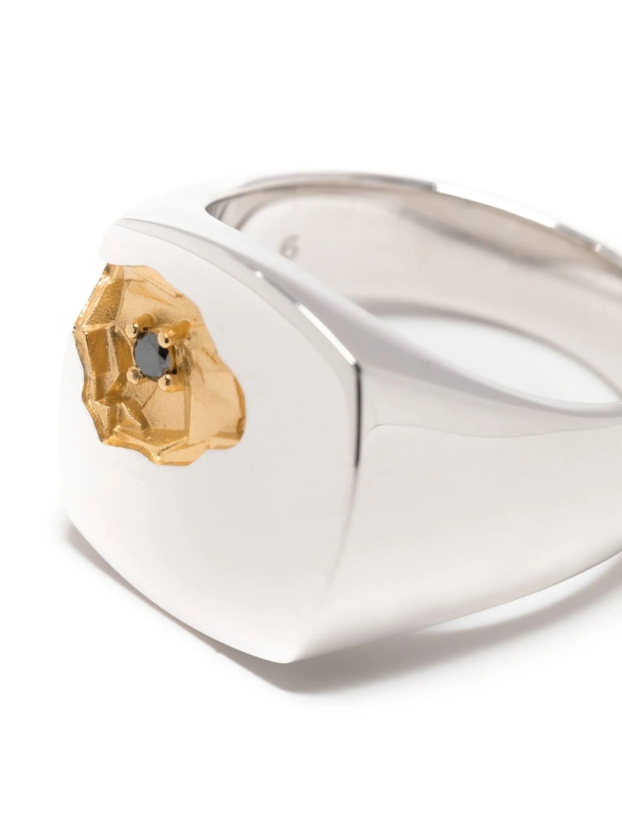 debossed-detailing square ring