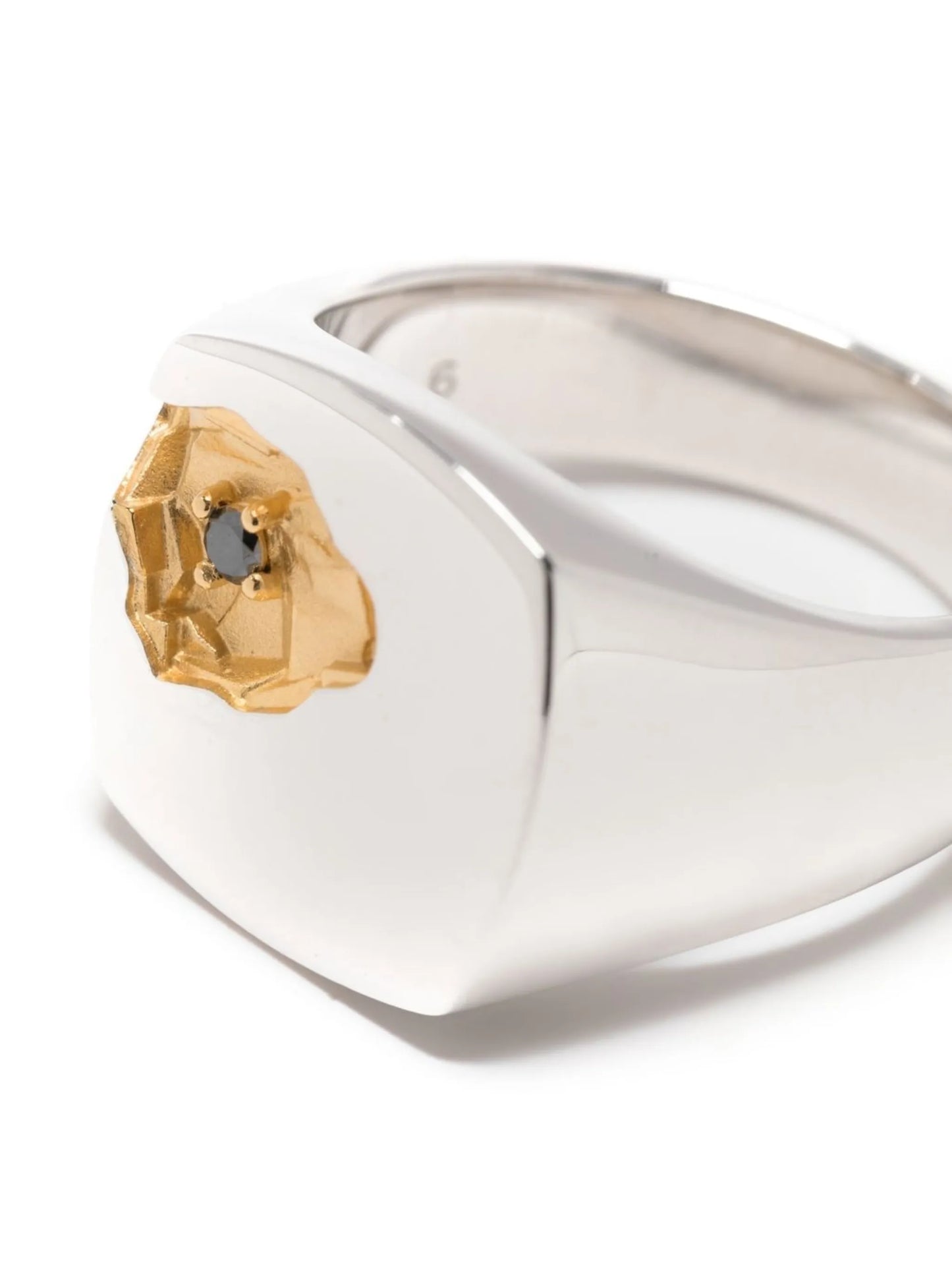 debossed-detailing square ring