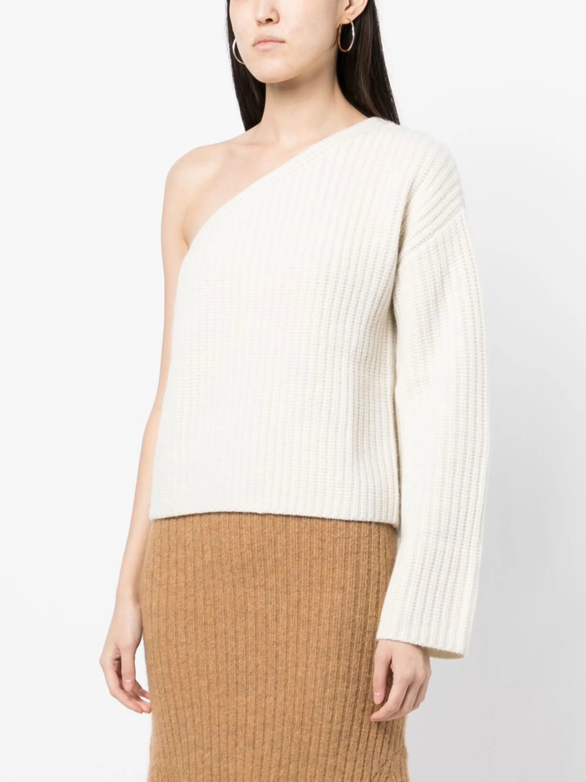 The Margit one-shoulder jumper