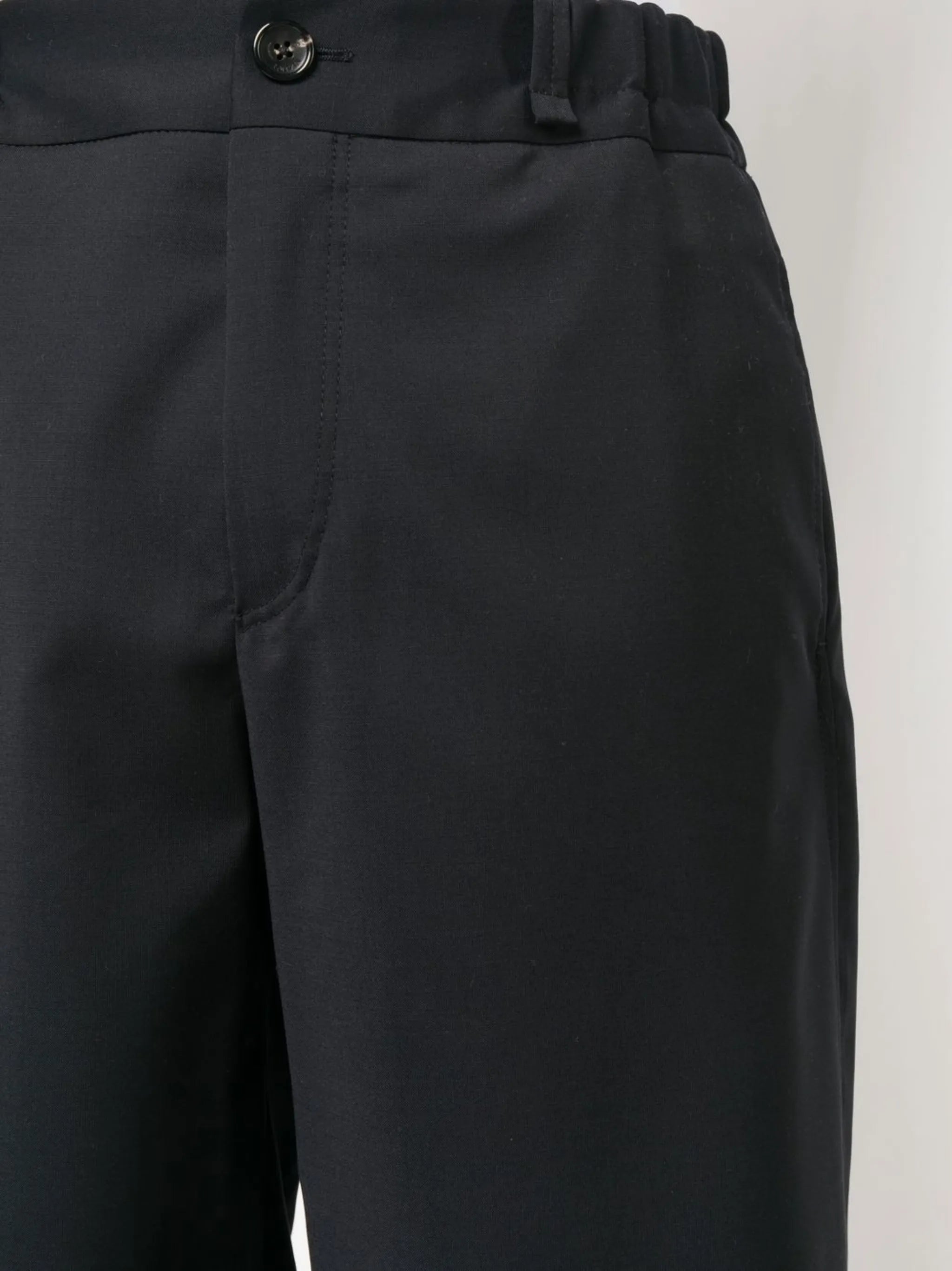tailored knee-length shorts