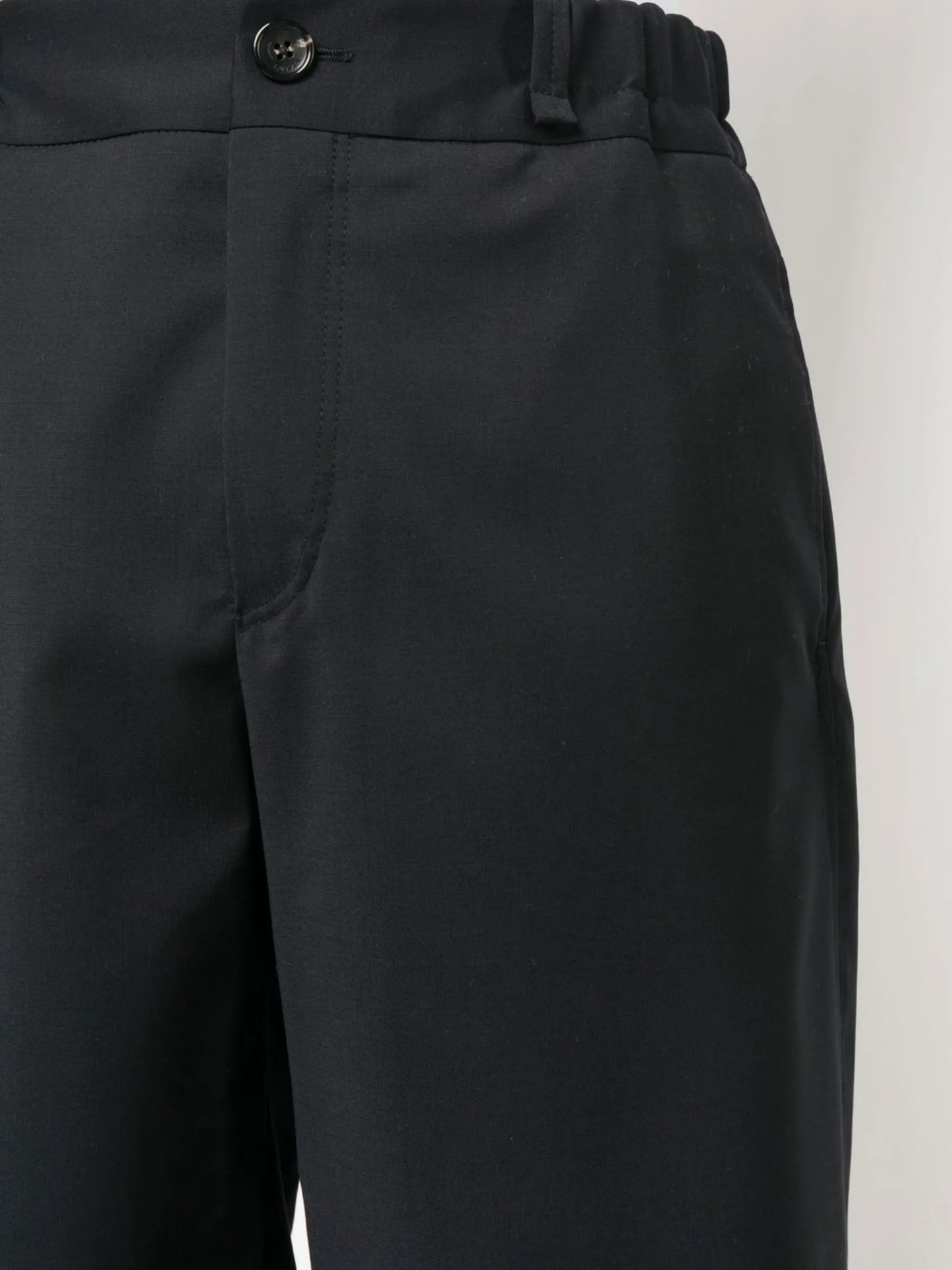 tailored knee-length shorts