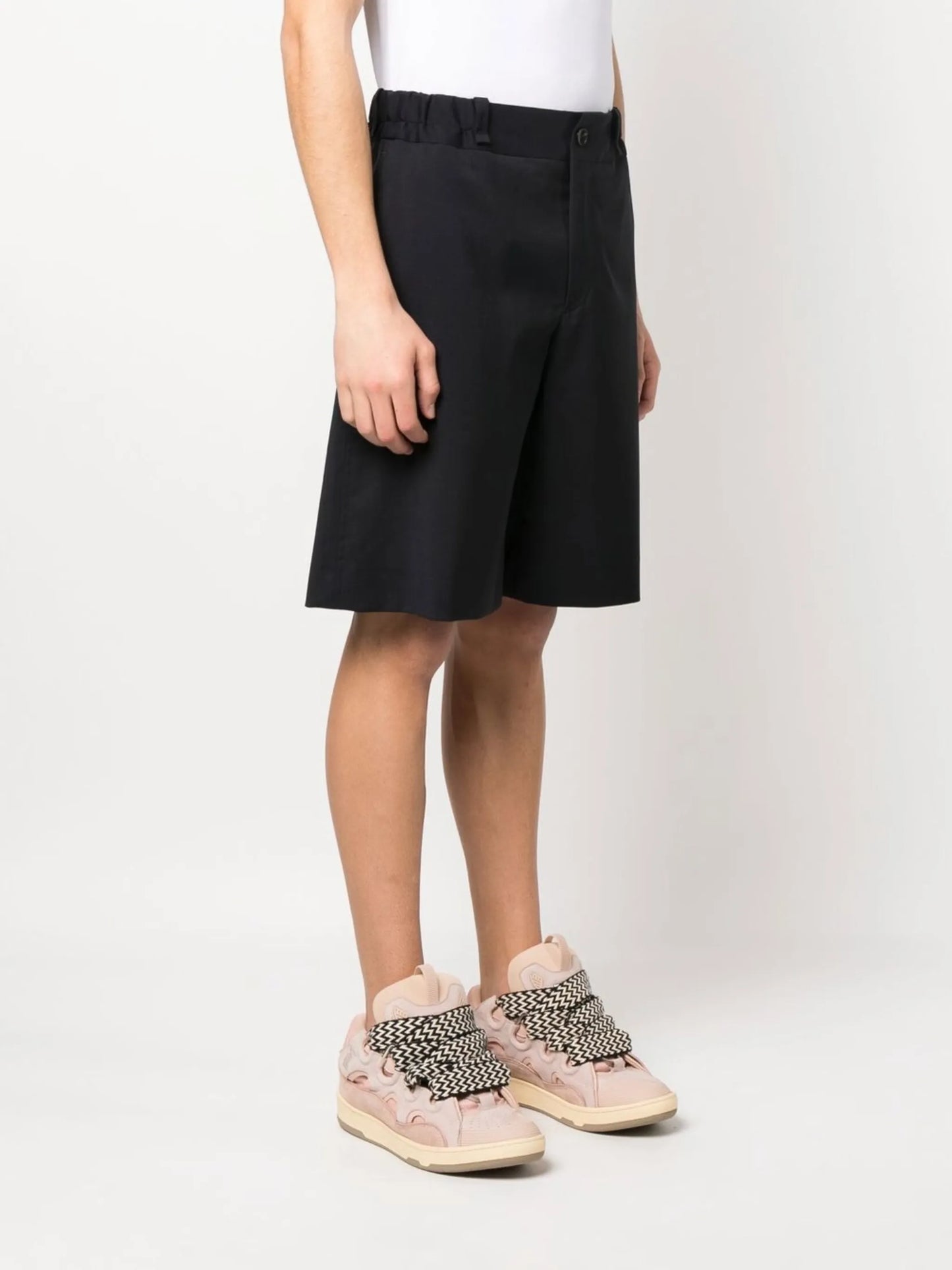 tailored knee-length shorts