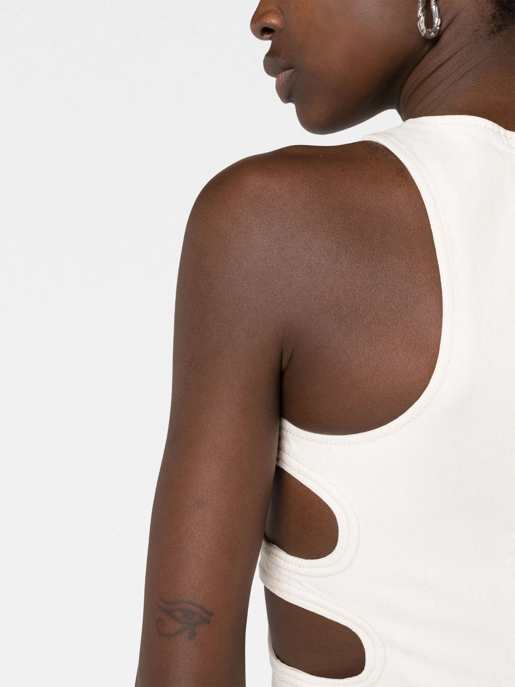 cut-out sleeveless cropped top