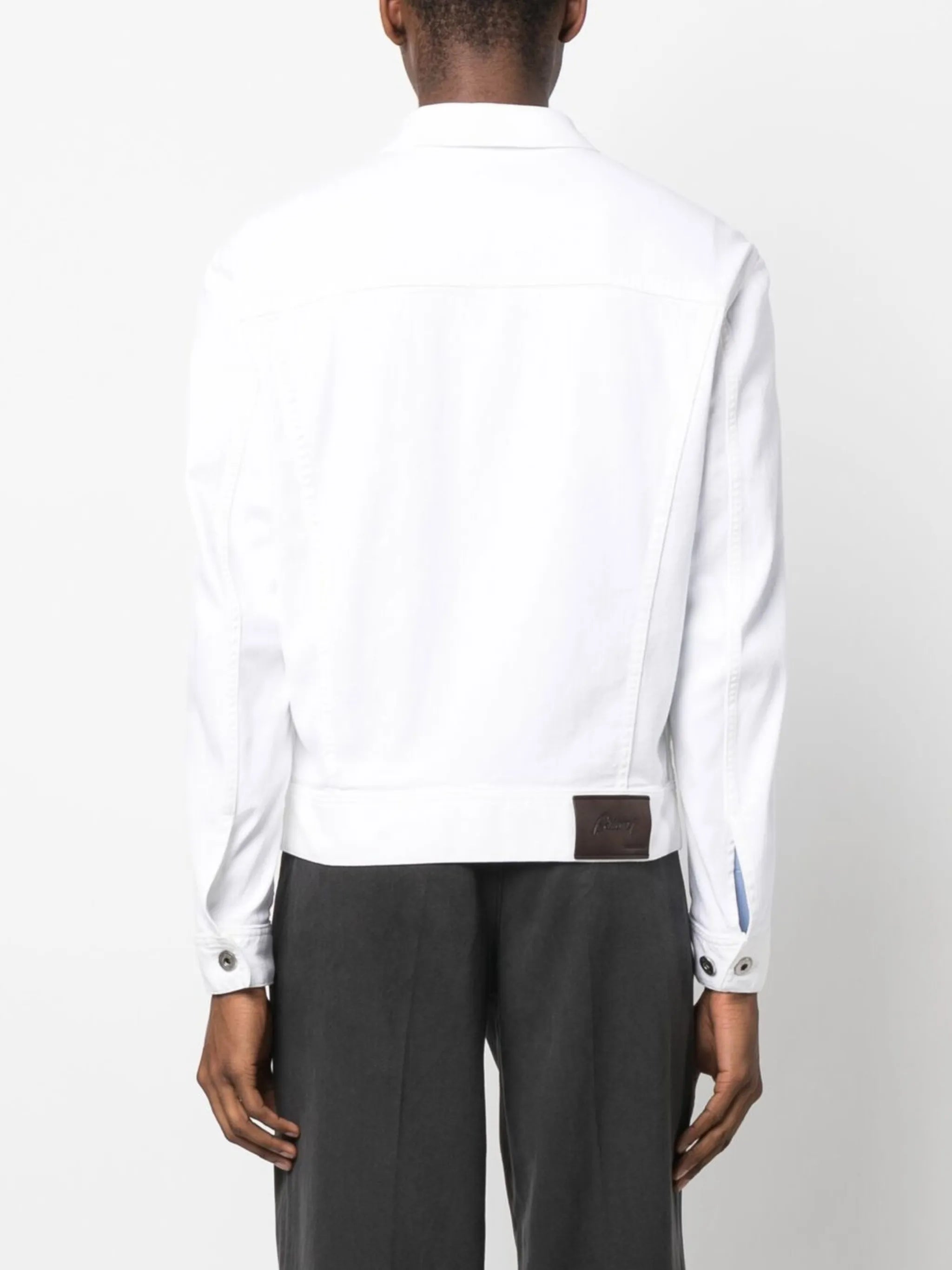 button-fastening denim jacket