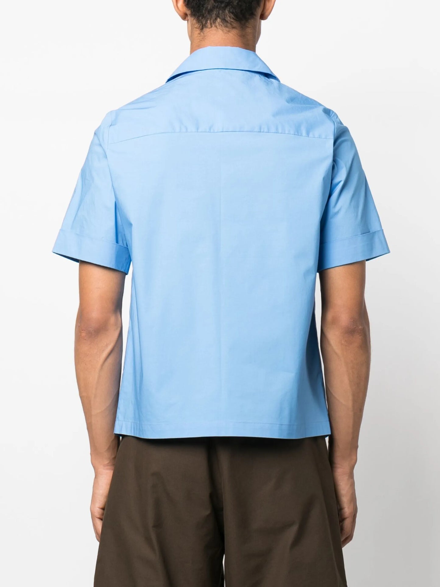 chest-pocket short-sleeve shirt