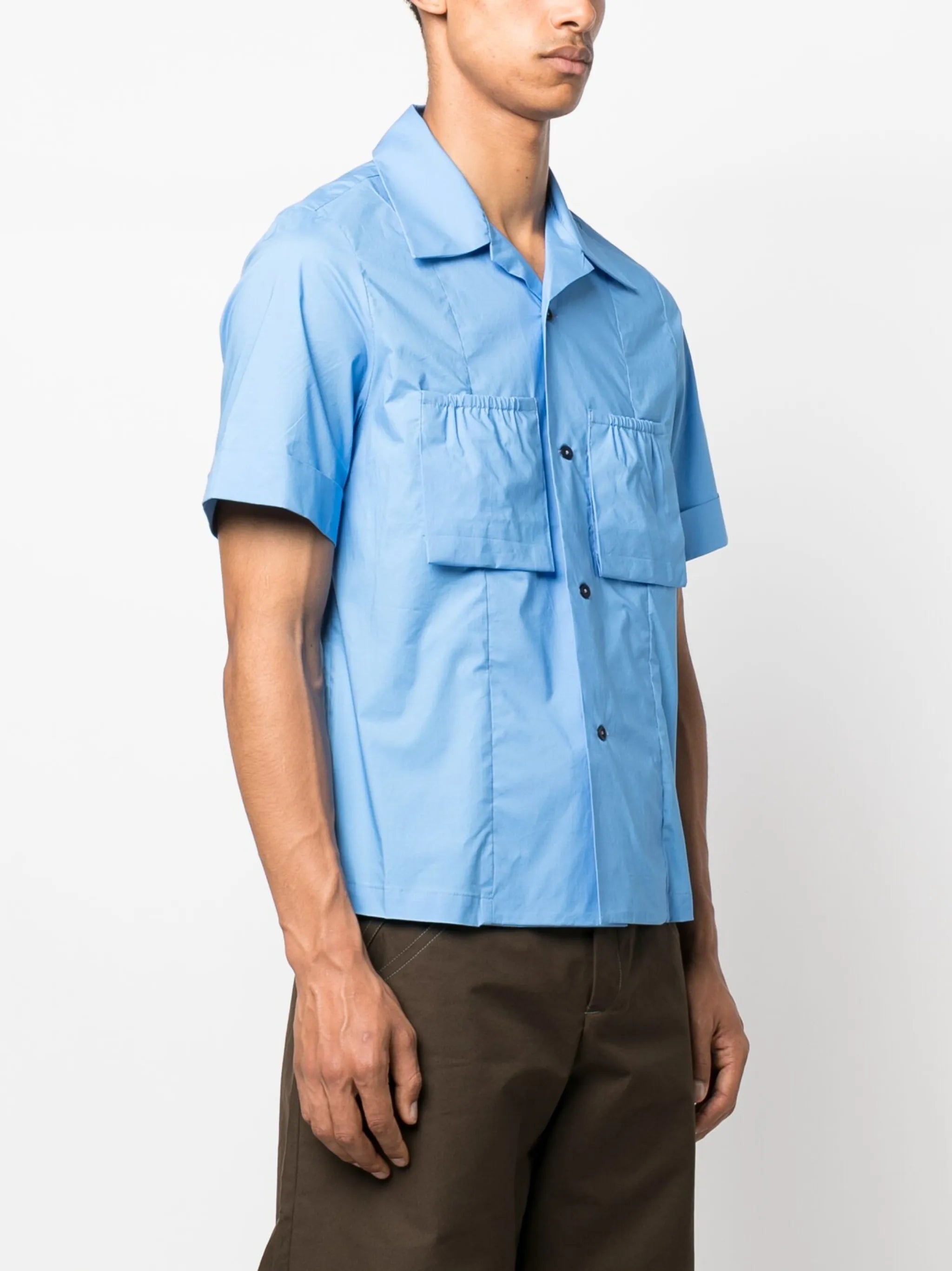 chest-pocket short-sleeve shirt
