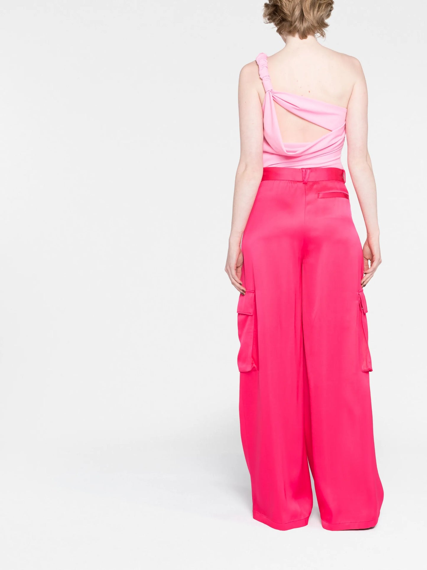 wide-leg cargo trousers