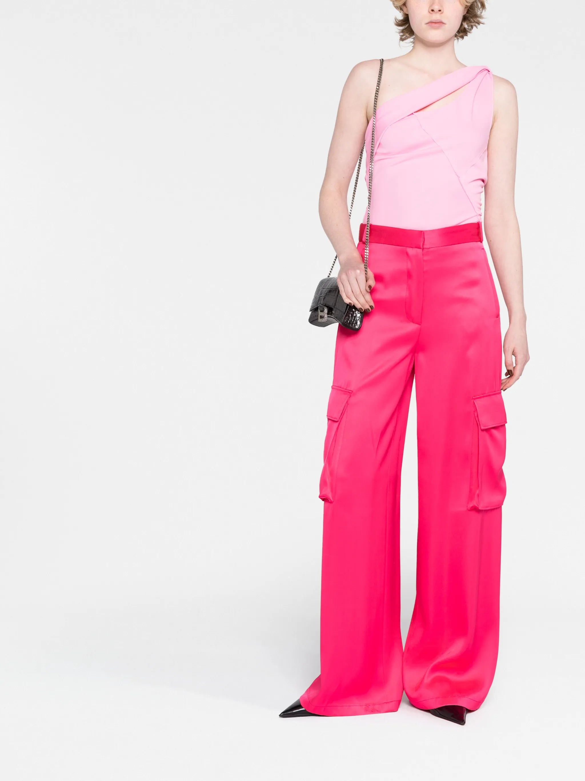 wide-leg cargo trousers