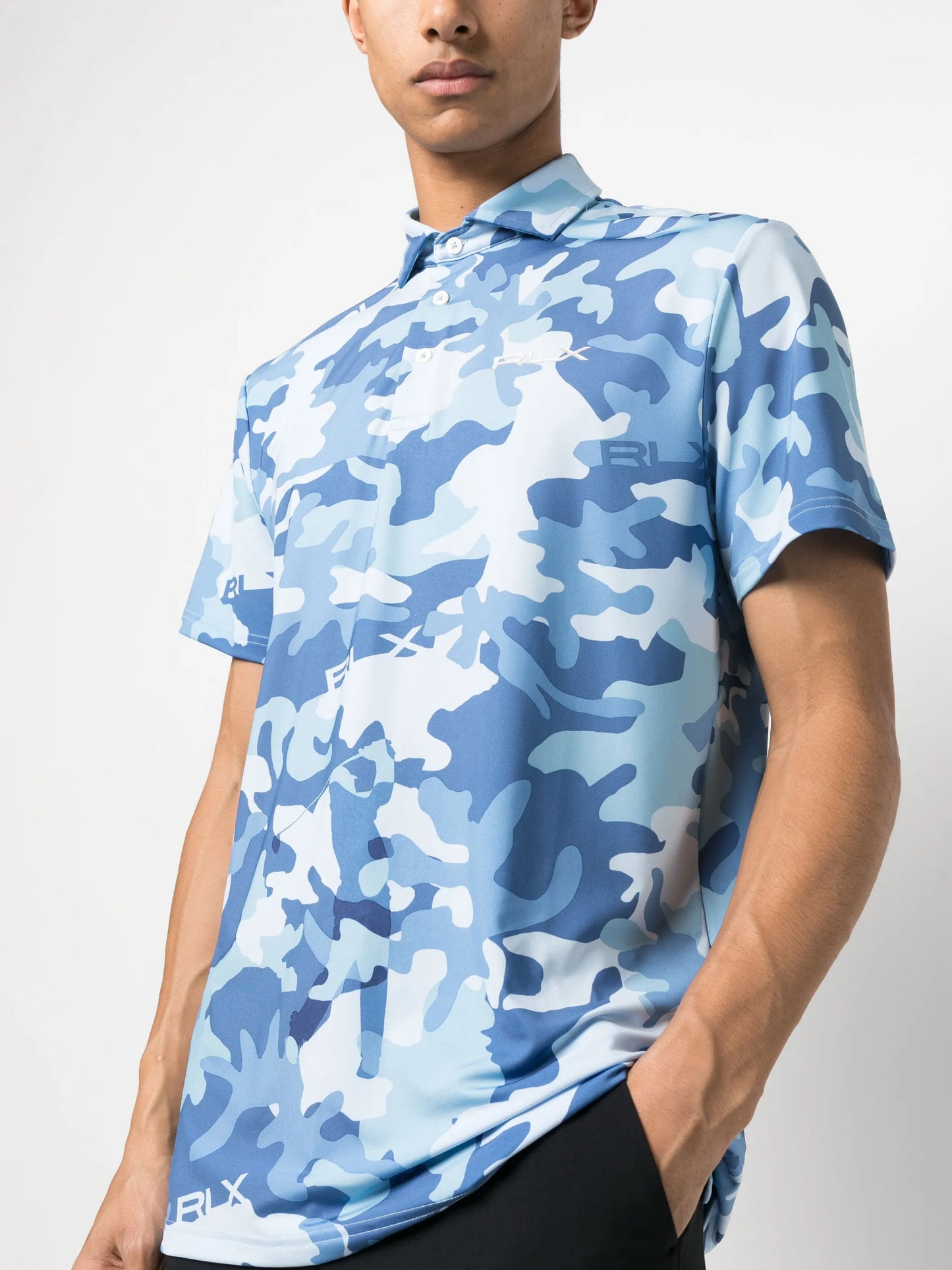 camouflage-print polo shirt