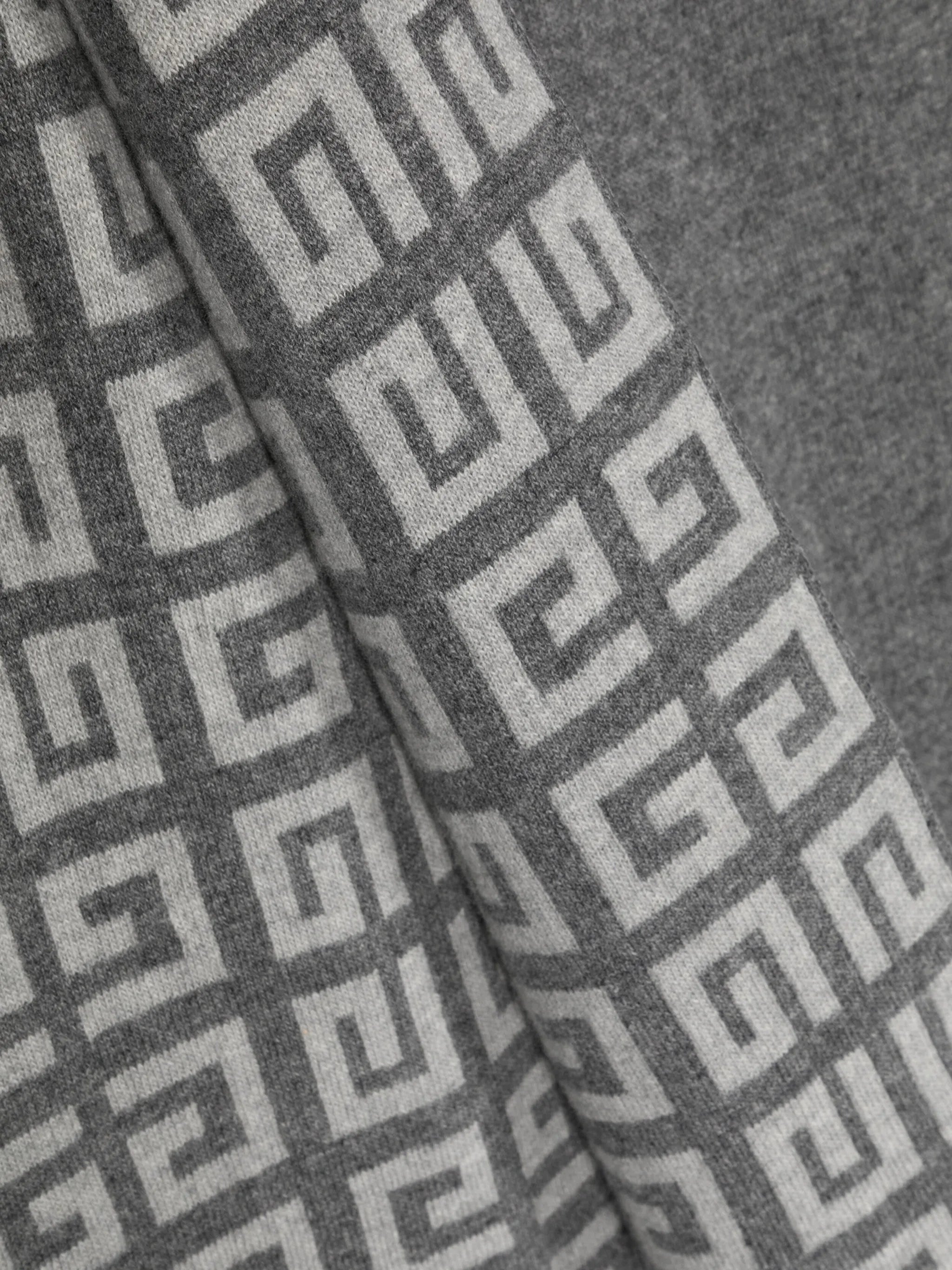 logo-embroidered scarf